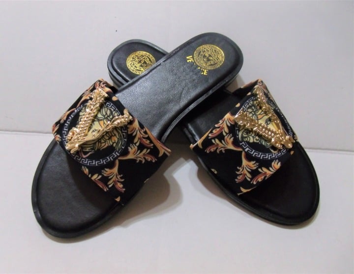 Retro Black/Yellow Medusa Print and Gold V Logo Women's Sandals Size 9