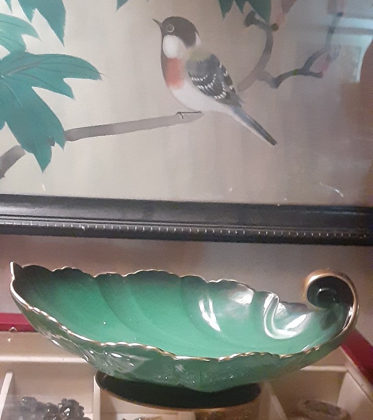 CARLTON WARE VERT ROYALE ALADDIN LEAF SHAPED CANDY DISH