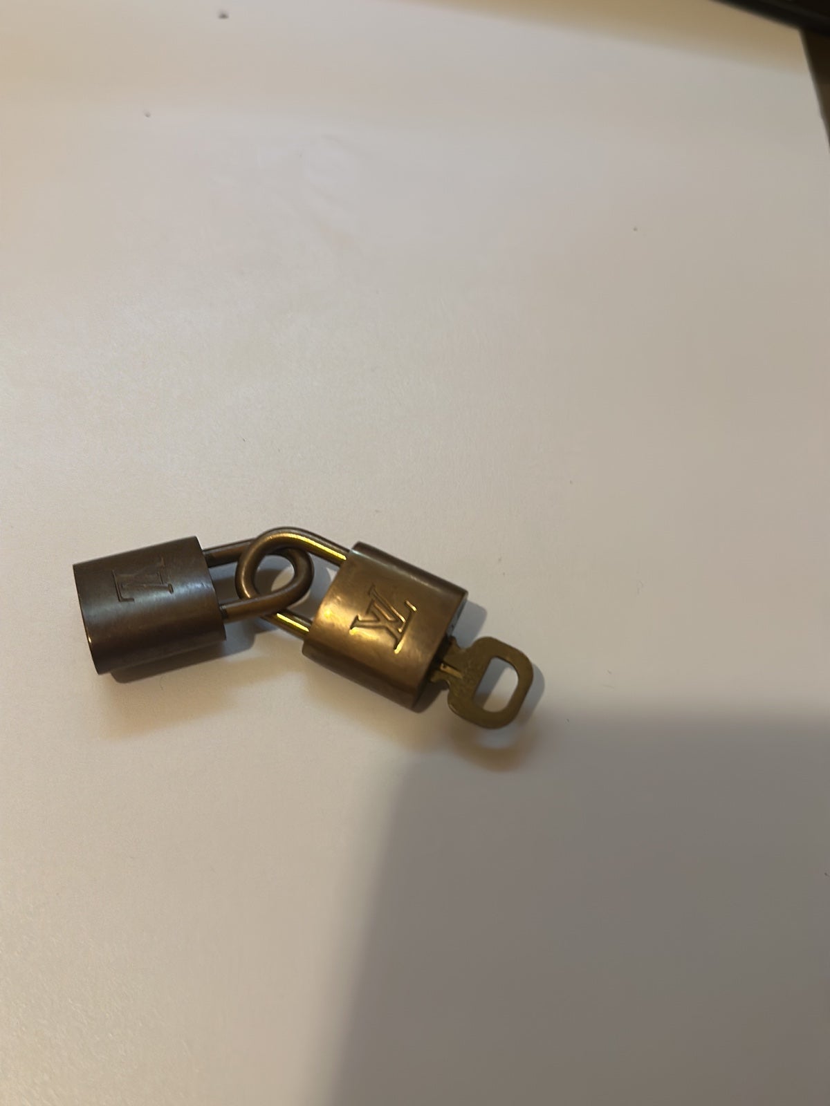 2 lock one key, Louis Vuitton Lock