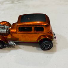 Hot Wheels 1968 Redline Classic “‘32 Ford Vicky” Shiny Orange
