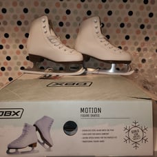 DBX figure skates