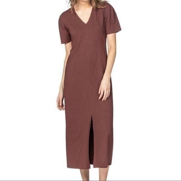 Lilla P Elbow Sleeve V-Neck Dress in Rum