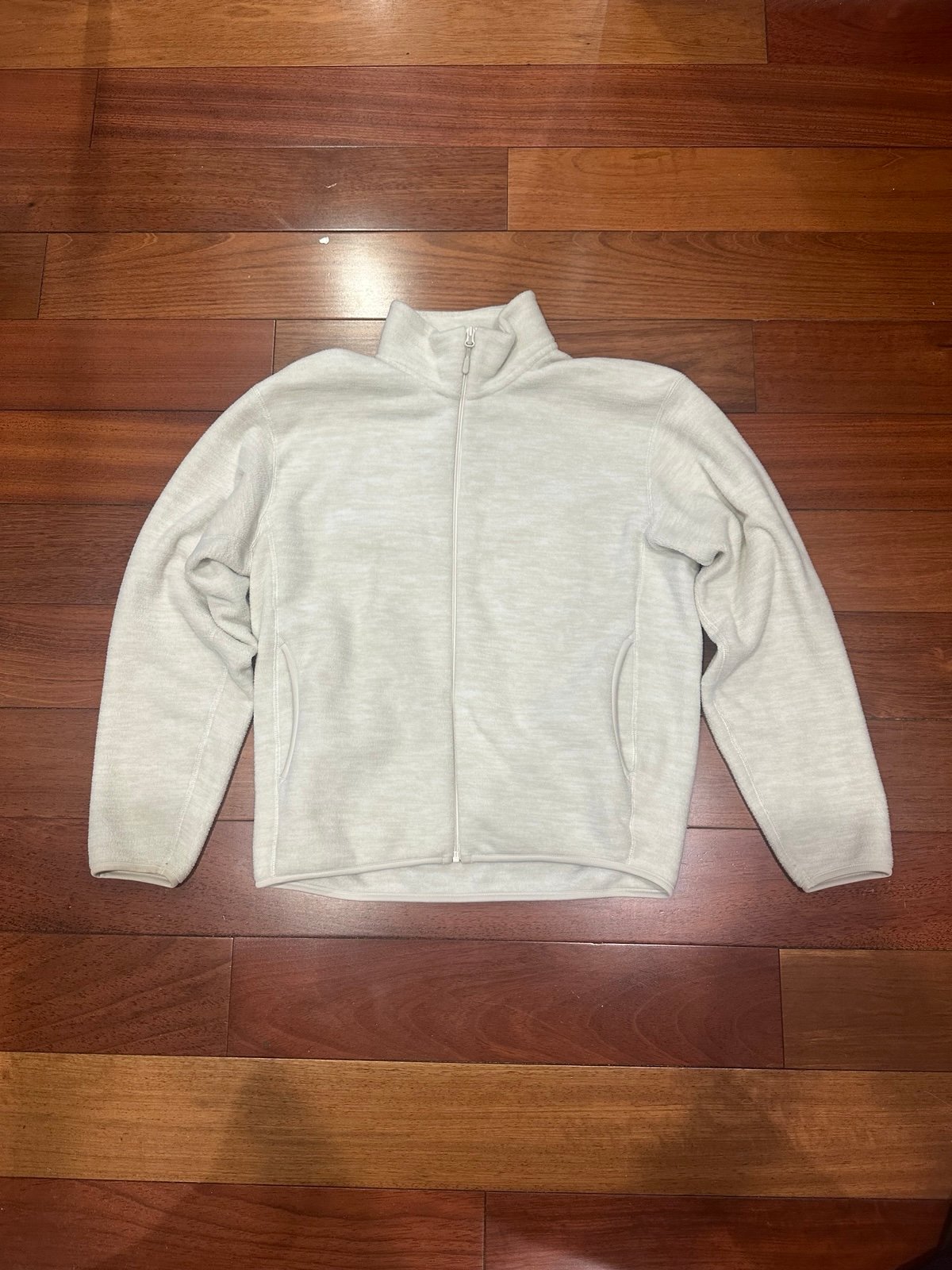 White uniqlo zip up jacket