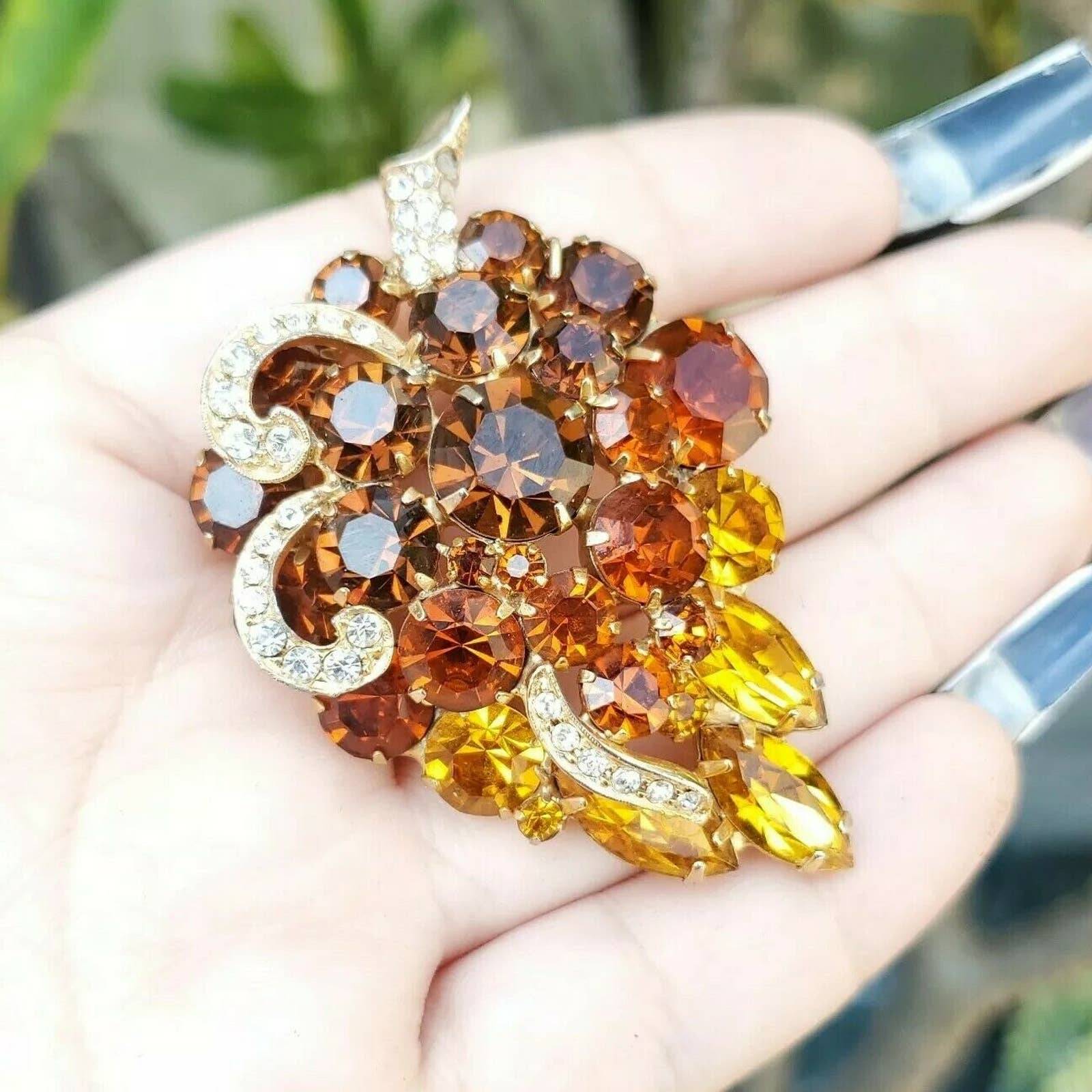 Vtg Weiss Leaf Brooch SIGNED Amber Brown Orange Crystal Rhinestone Cluster Pin