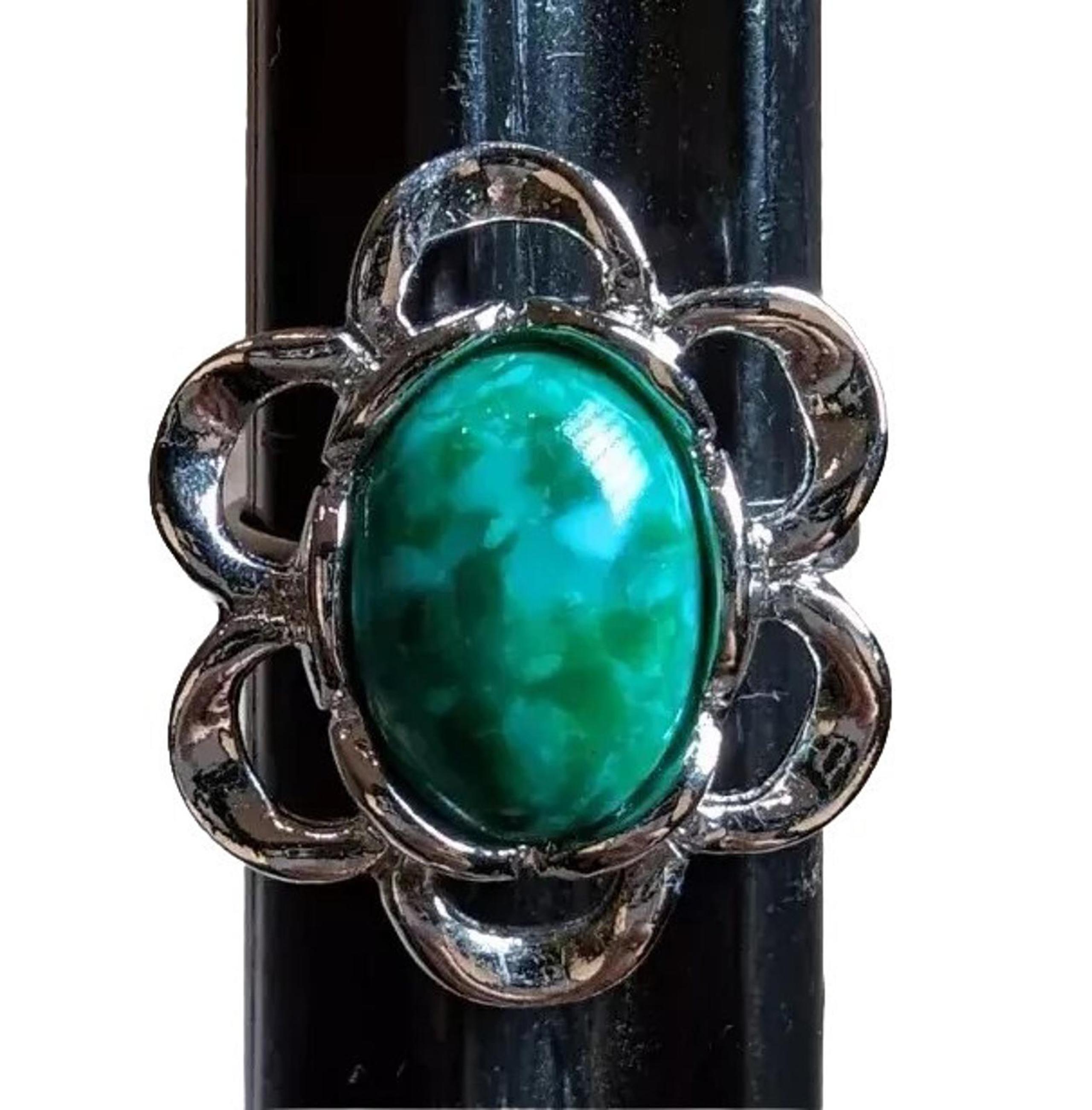 Vintage Silver Tone Sarah Coventry Ring W/ Green Stone Adjustable Up To Size 10