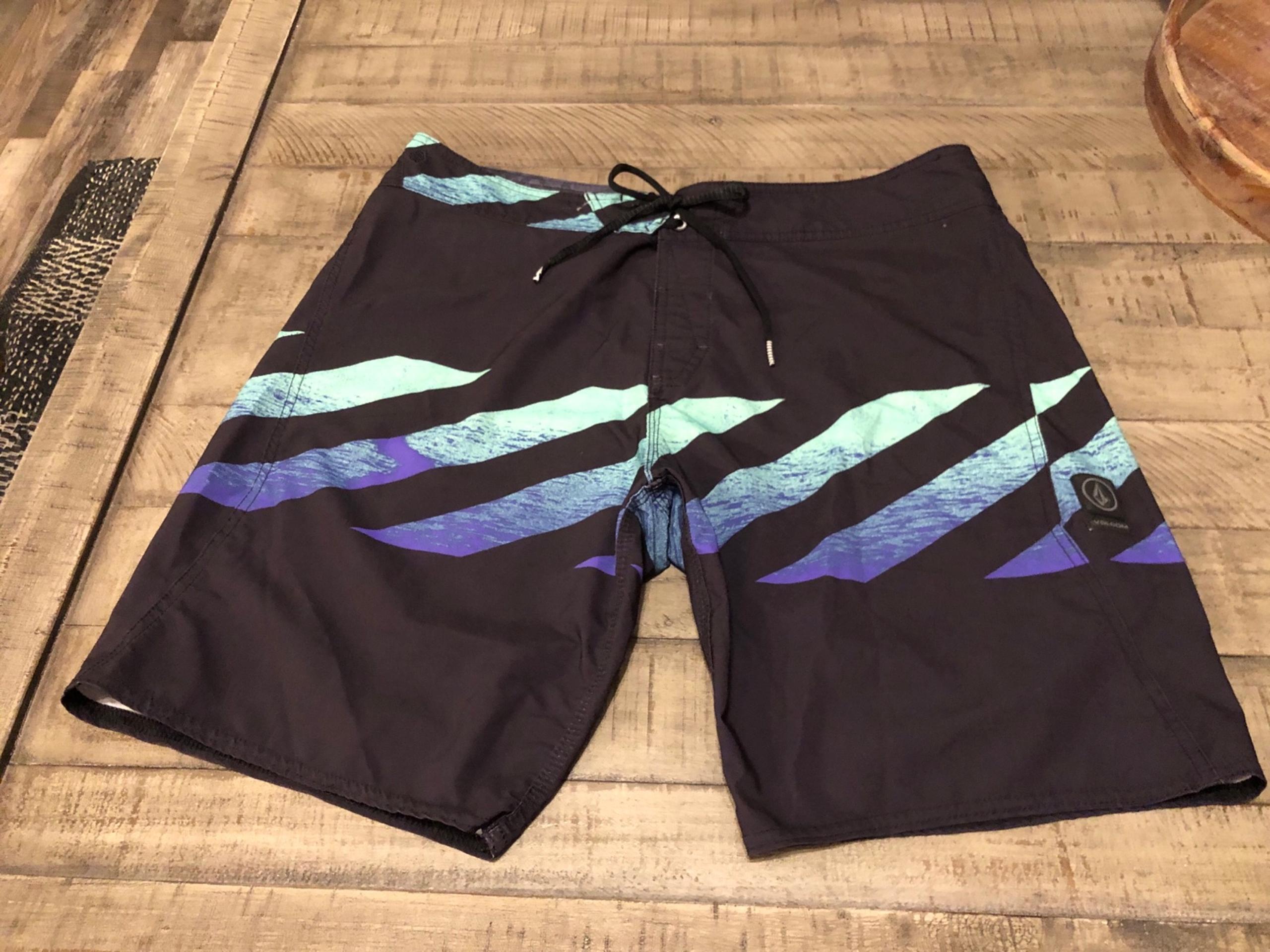 Volcom MENS BOARD SHORTS SIZE 36 $89