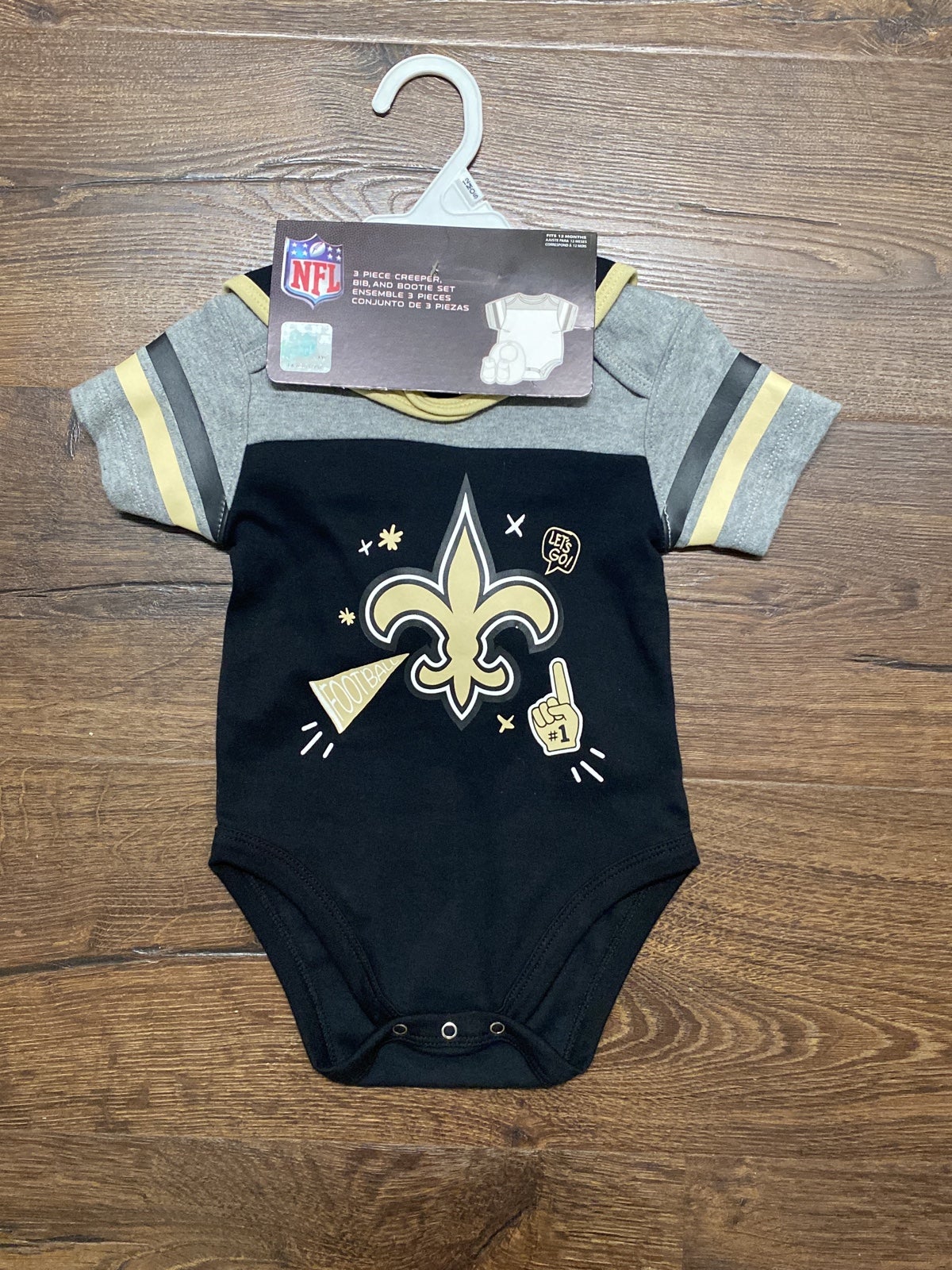 NWT New Orleans Saints 3 Piece Onsie Bib and Bootie Set Size 12 Months NWT New Orleans Saints 3 Piece Onsie Bib and Bootie Set Size 12 Months