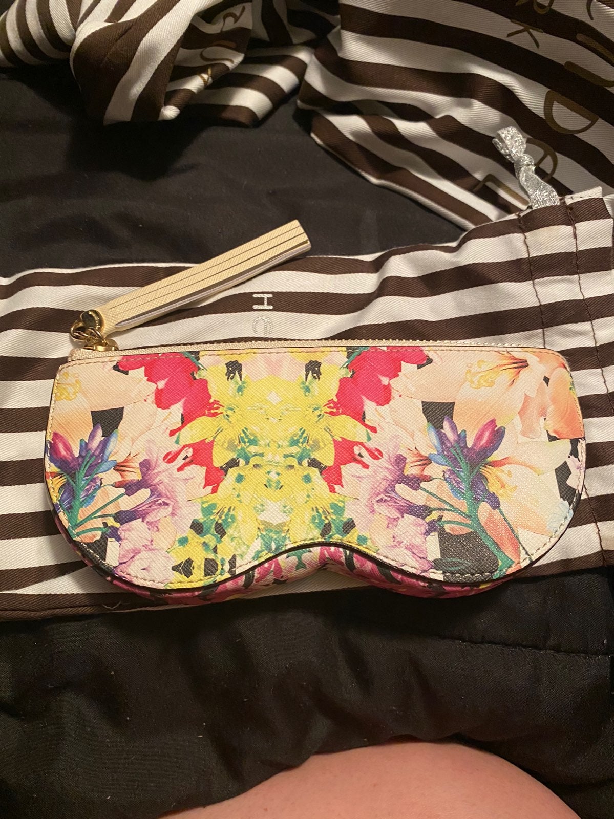 Henri Bendel Kaleidoscope Sunglasses Cas