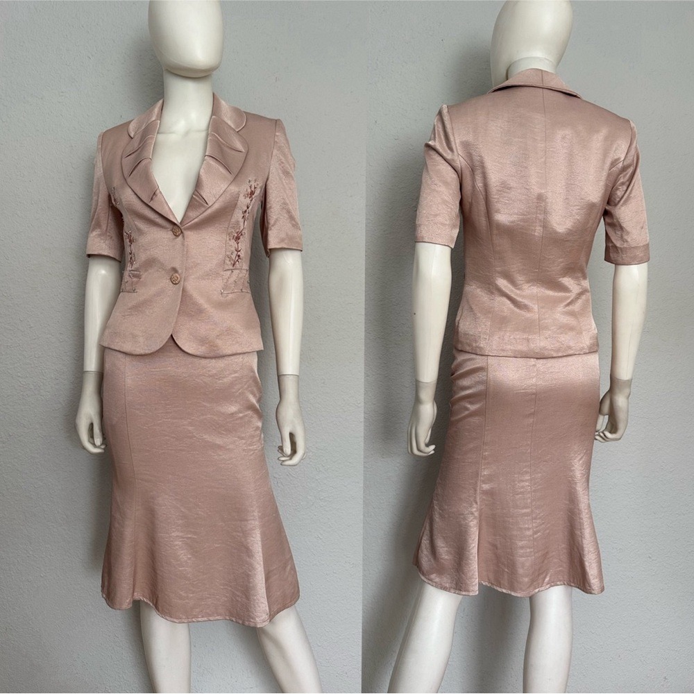 NWT 2 PIECE SKIRT SUIT SHORT SLEEVES V-NECK JACKET/FLARED SKIRT EMBROIDERED SET