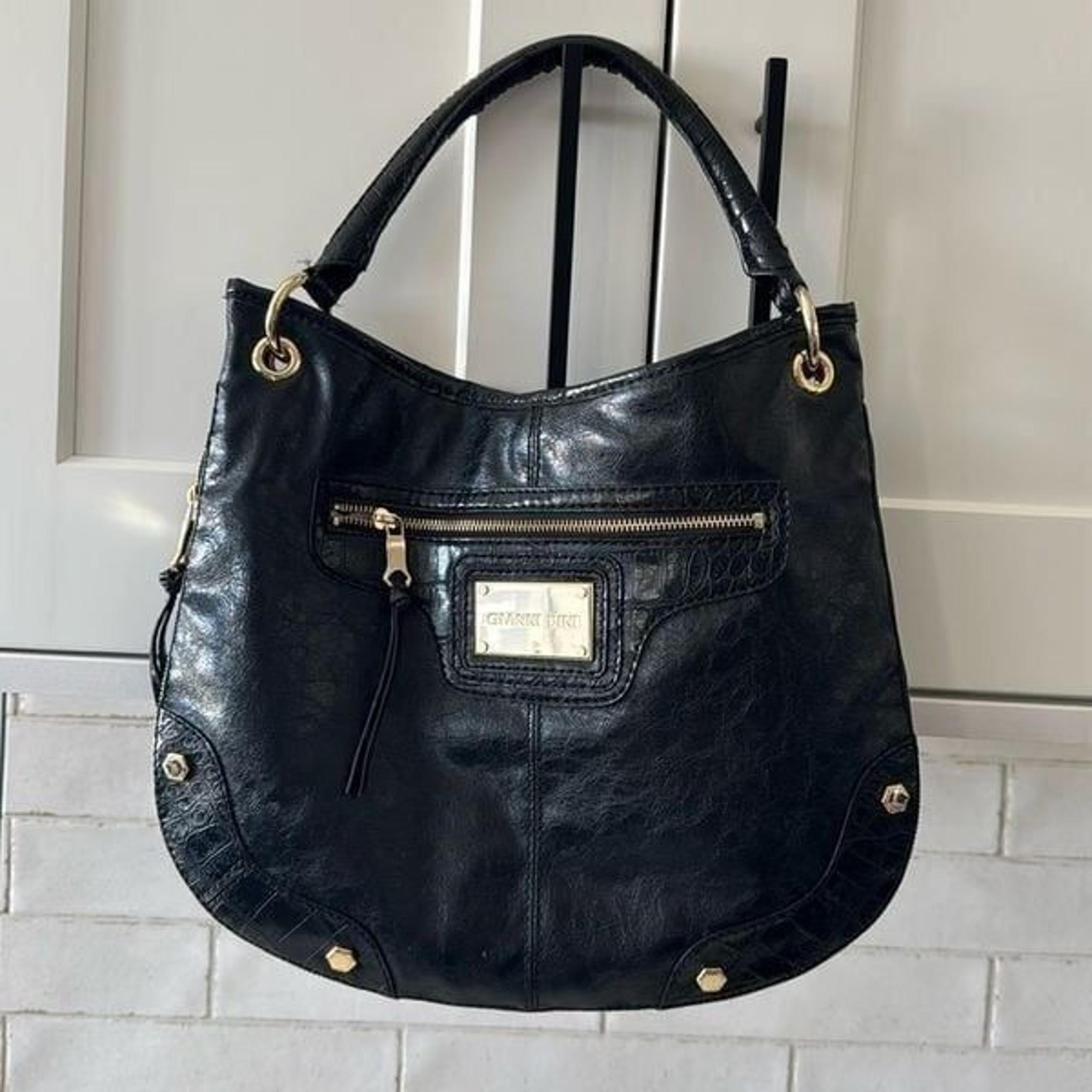 Gianni Bini Hobo Purse Black Faux Leather Gold-Tone Handbag Magnetic Closure EUC
