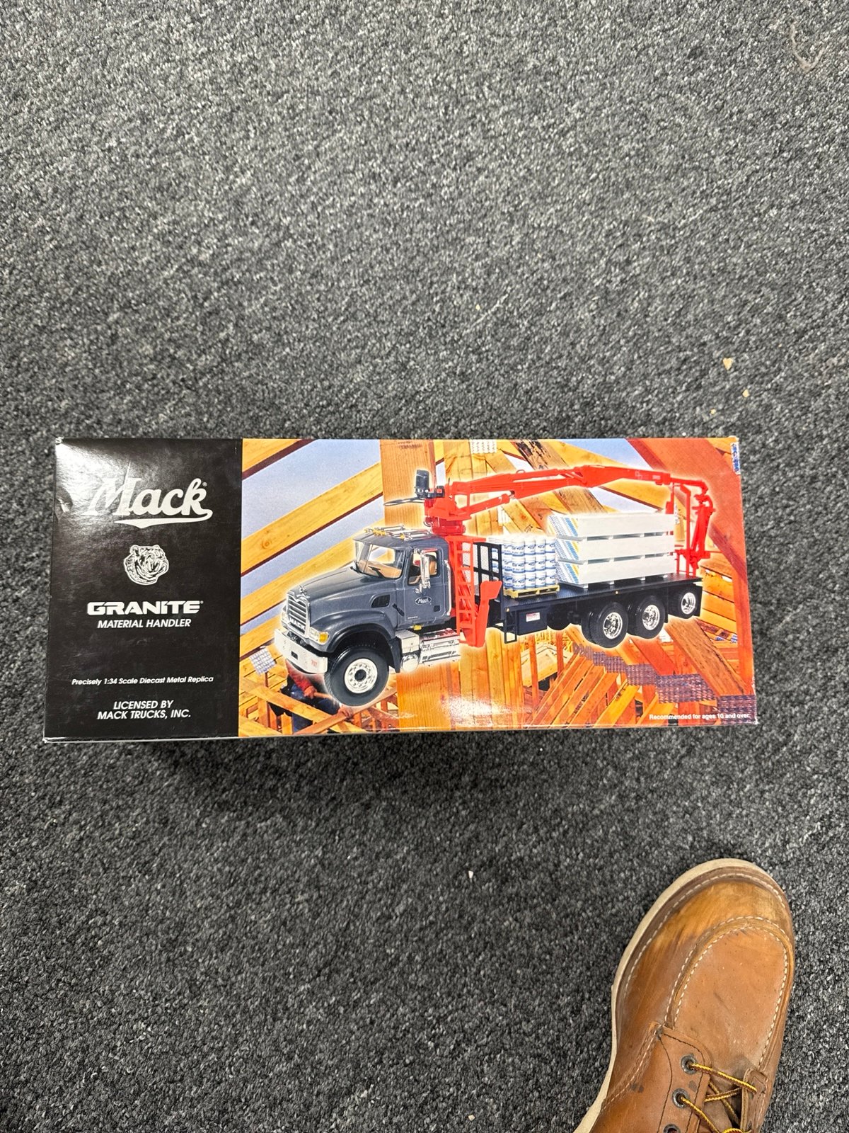 Mack Granite Material Handler
