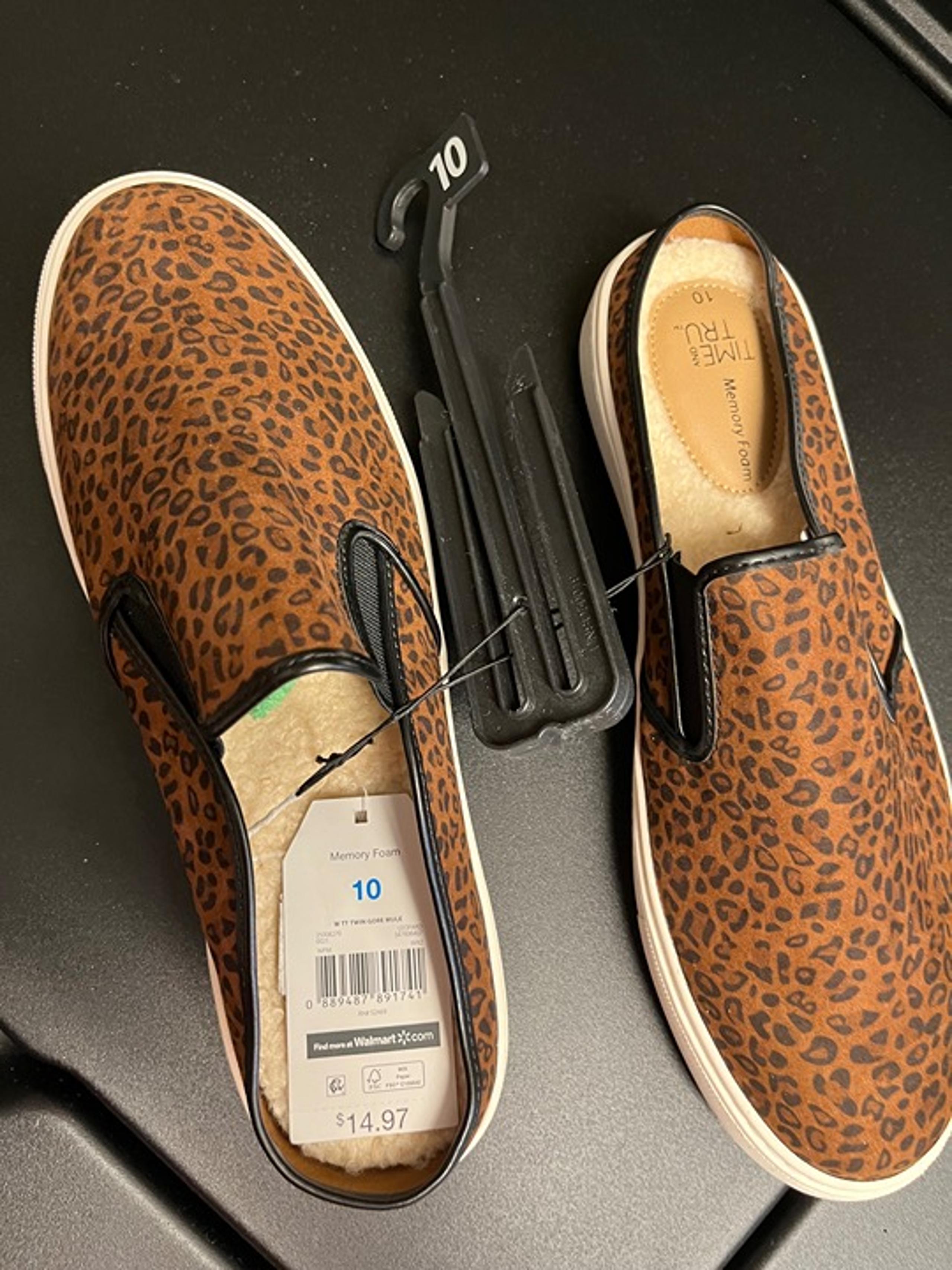 Time and Tru Slip on Mule Leopard Print Faux Fur Lined Memory Foam Casual NEW