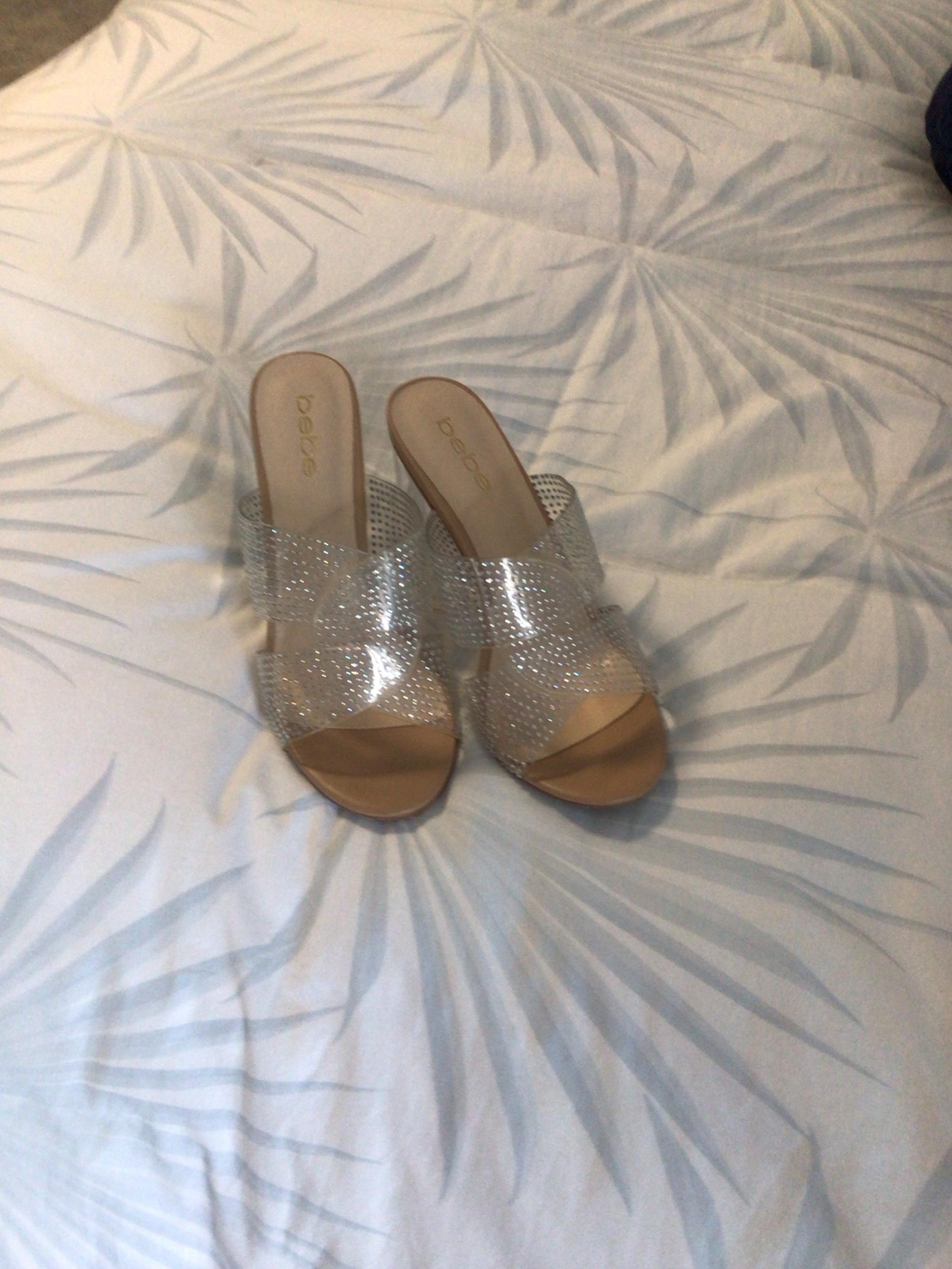 Bebe heels size 71/2  good clean condition
