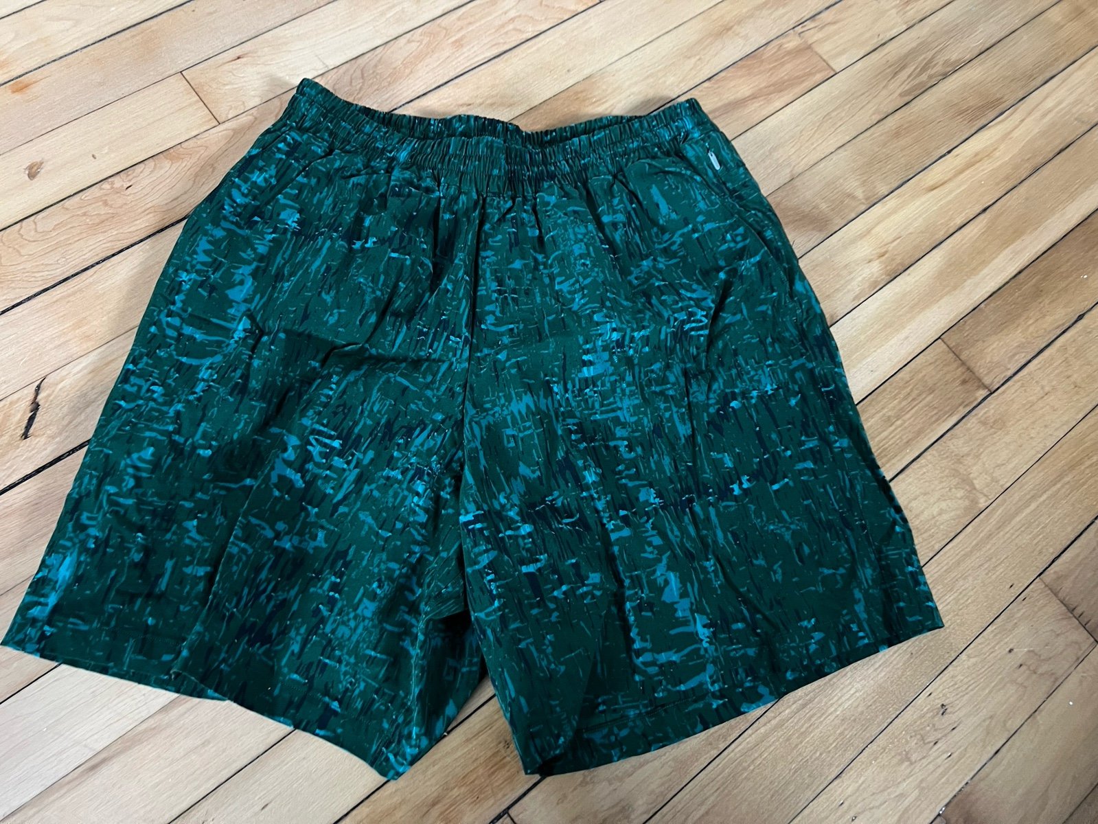 Outdoor Voices Rec green fleck camo green lined shorts 7”