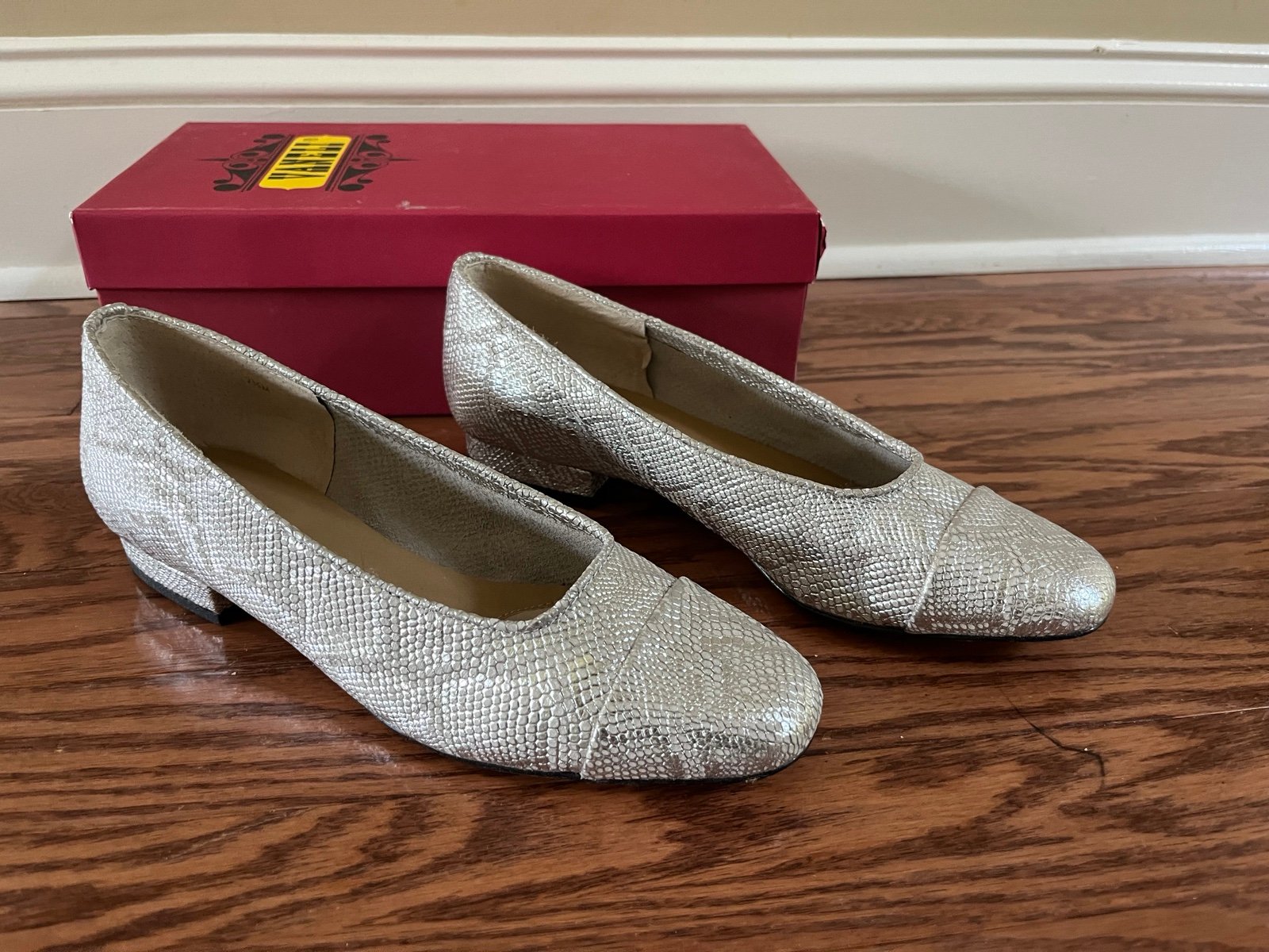 Womens Vaneli Silver Shoes