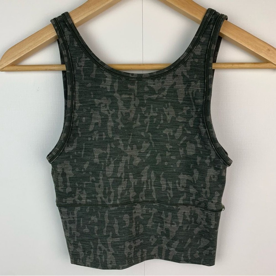 Lululemon women’s Power Pivot Cropped Tank Training Top no size tag