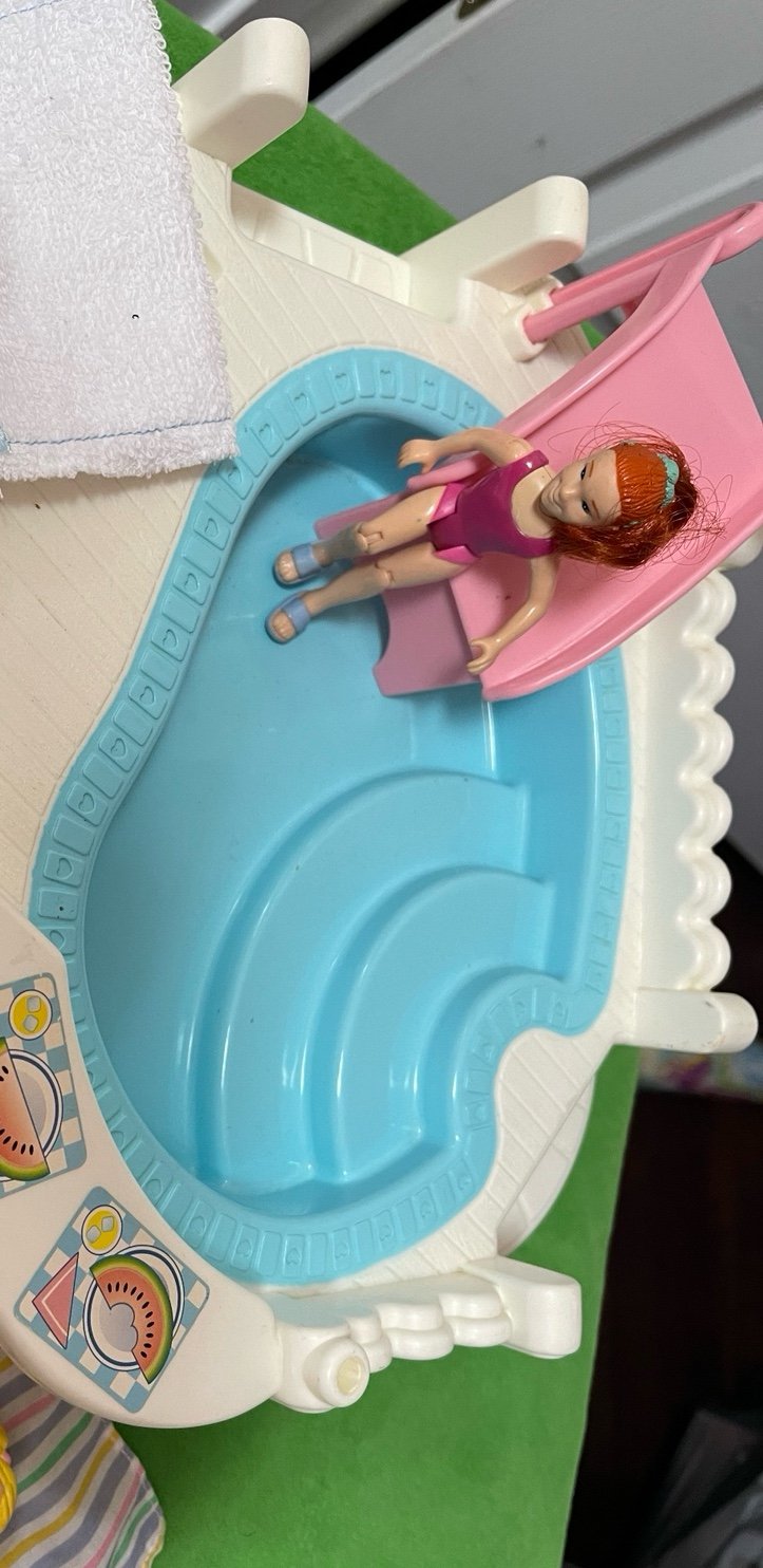 Fisher Price Loving family pool with towel slide dollhouse pool girl sister