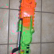 NERF Blaster Zombie Strike (Brain Saw) Chainsaw Action