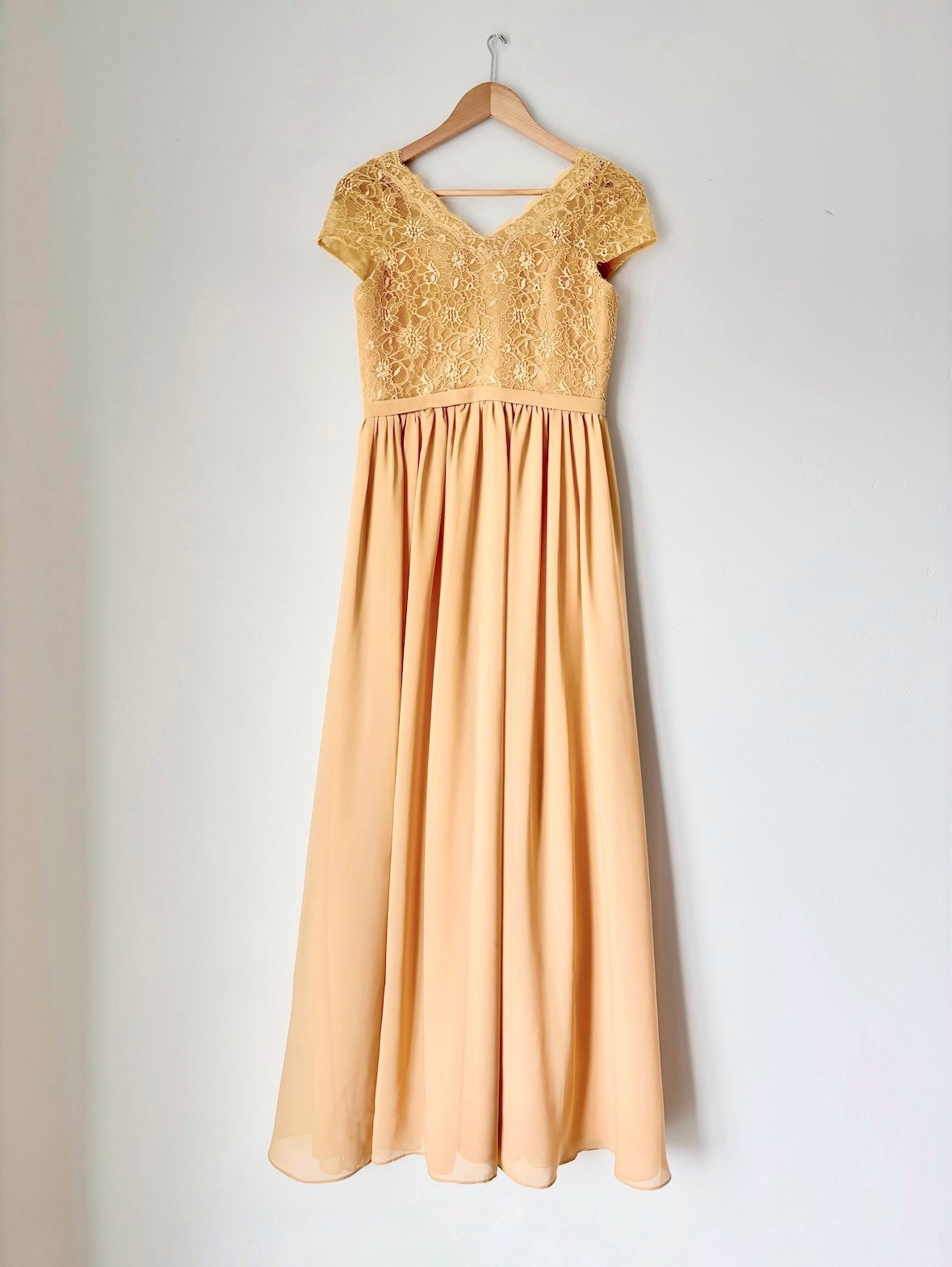 JJ’s House Gold Yellow Modest A-line Lace Chiffon Prom Dress size Small