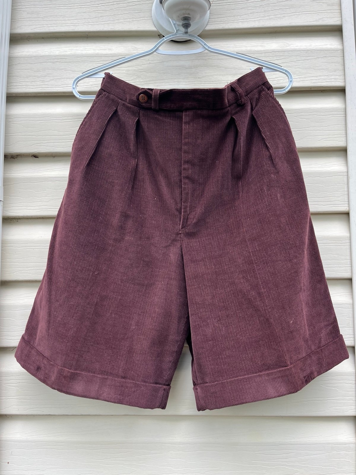Vintage Women’s Corbin Threads Burgundy/Purple Corduroy Wide Leg Shorts Small
