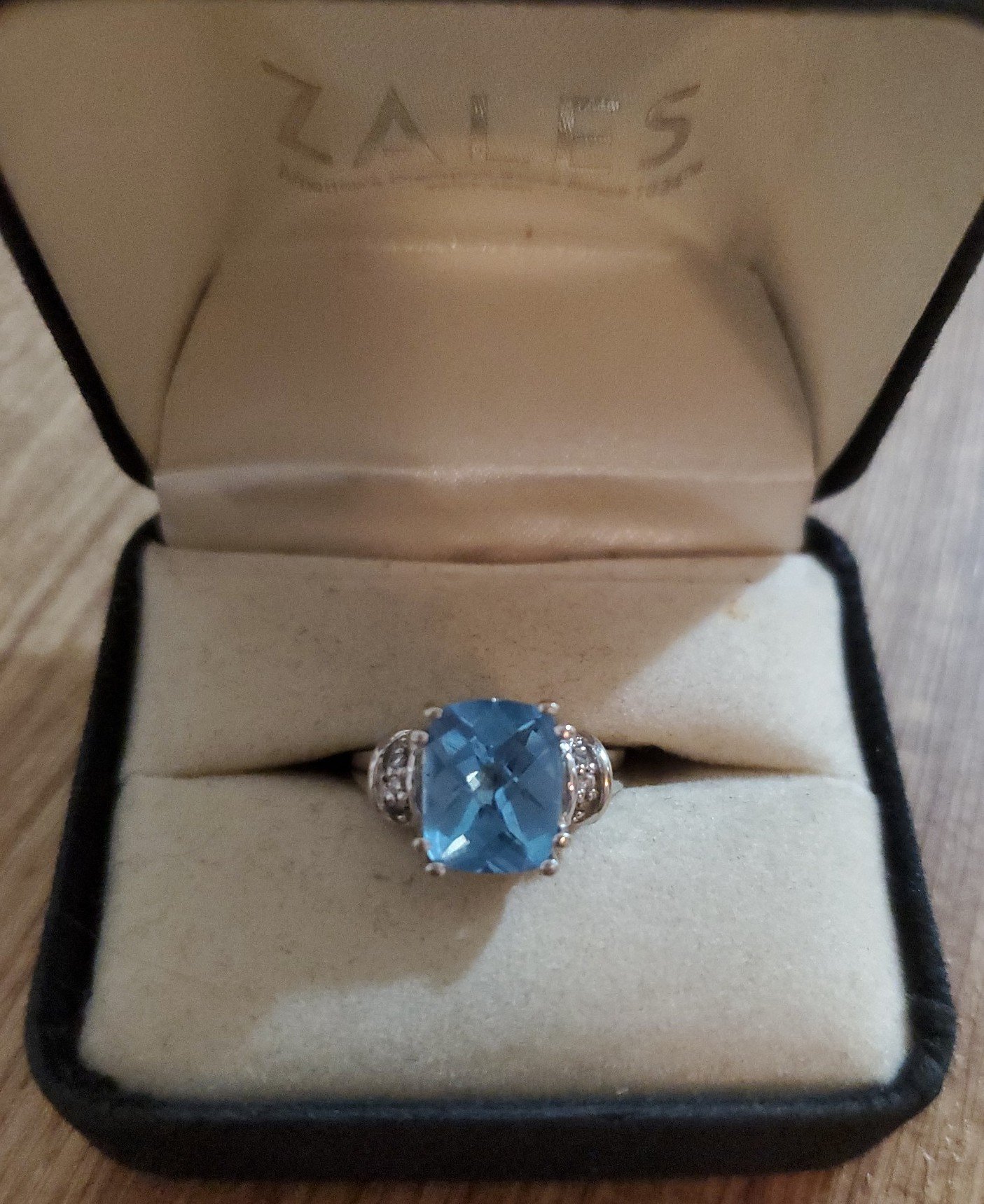 Blue Topaz White Gold Ring