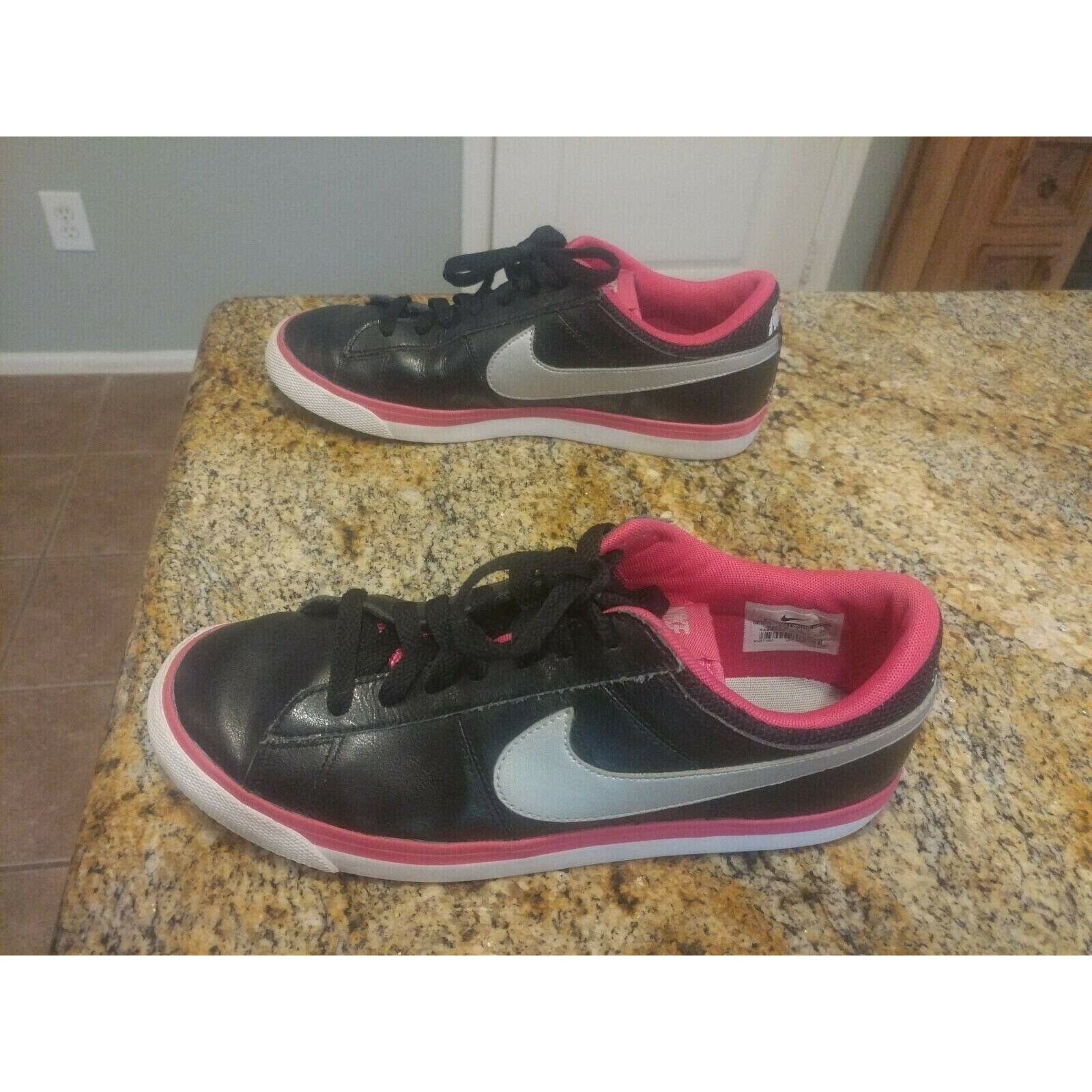 Nike Women's 631461 Ankle-High Fashion Sneakers black 631461 001 size US 9 E40.5