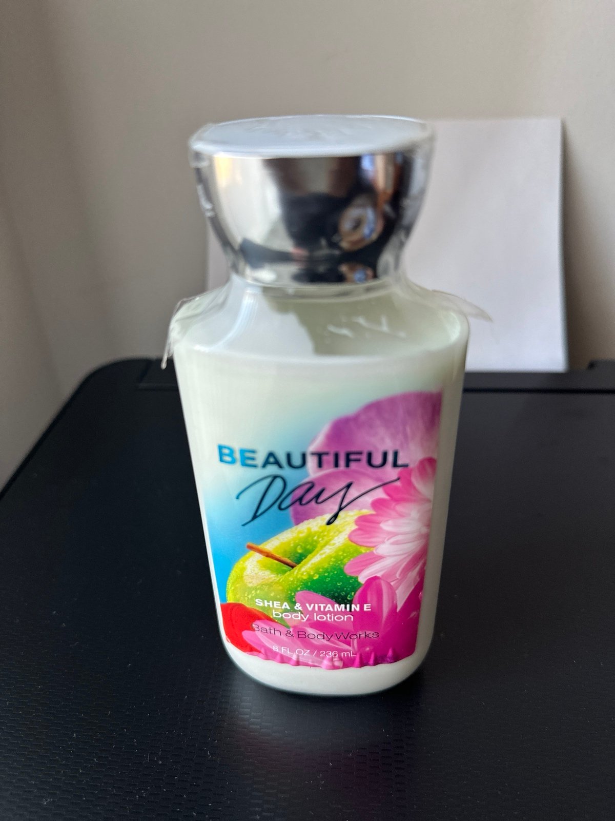 Bath & Body Works Beautiful Day 8oz