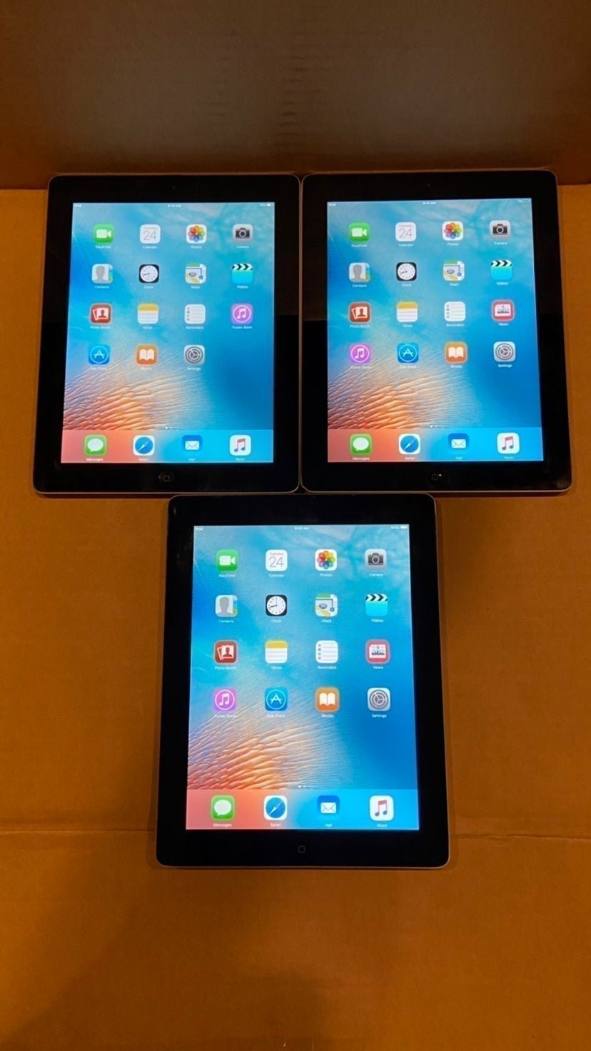 3x Apple iPad 2 WiFi 16GB 9.7 Tablet - Lot of 3