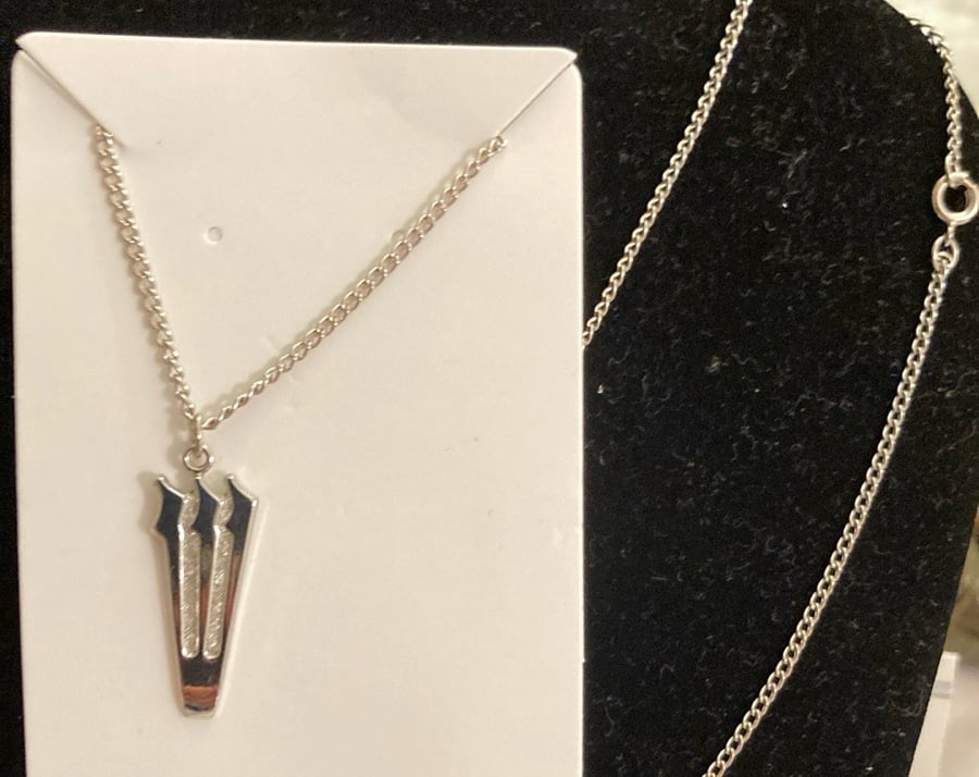 Hebrew “ Shin” 18” Silvertone Necklace; Unisex - detail
