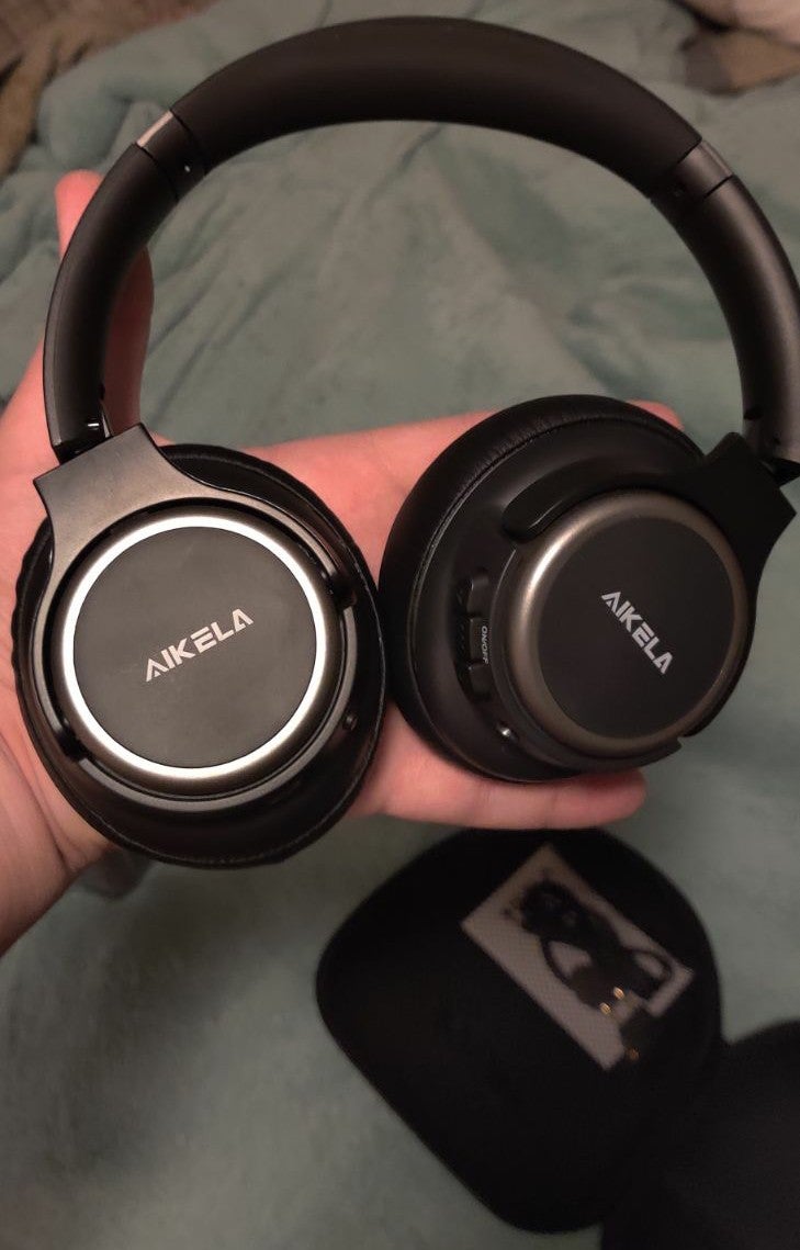 Active Noise cancelling headphones