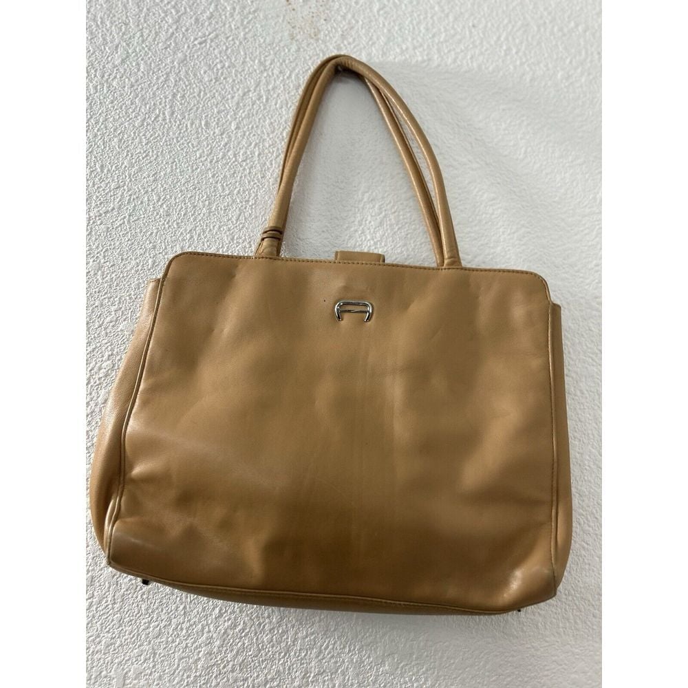 Etienne Aigner Light Brown Smooth Leather Shoulder Bag Handbag Purse Vintage