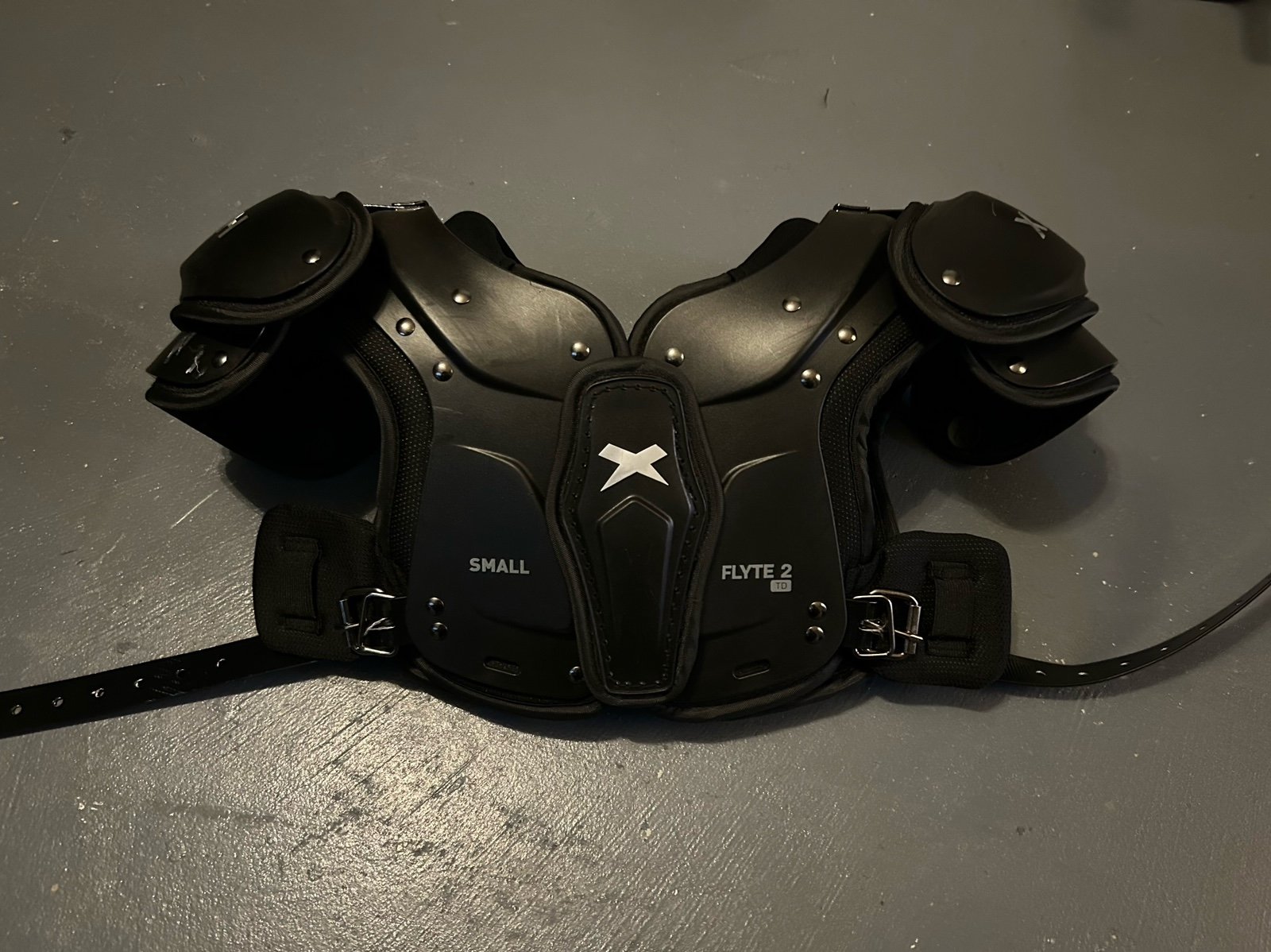 Xenith Youth Flyte 2 Shoulder Pads(‼️FREE SHIPPING‼️