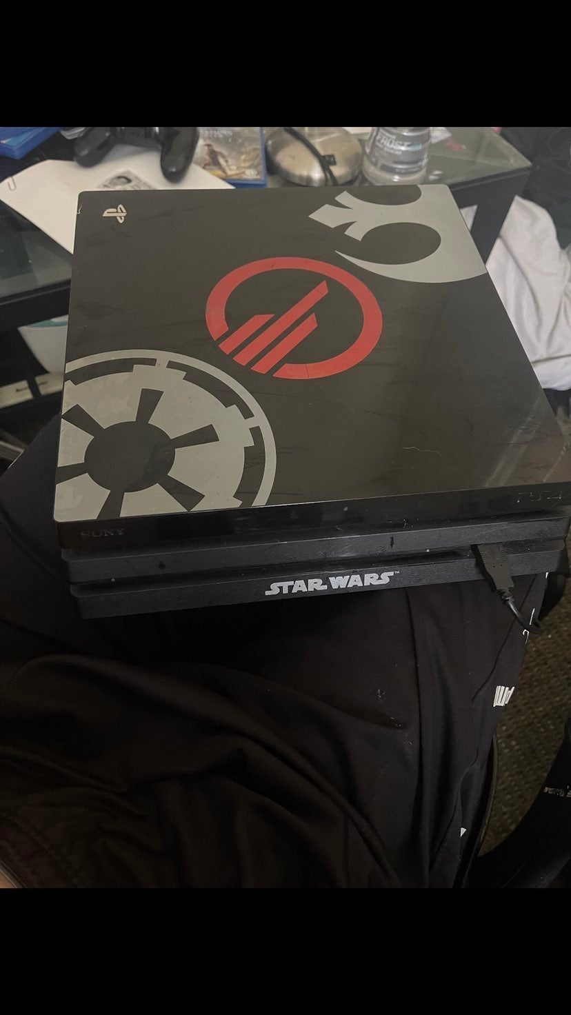 PlayStation 4 Pro or Playatation 4 Slim