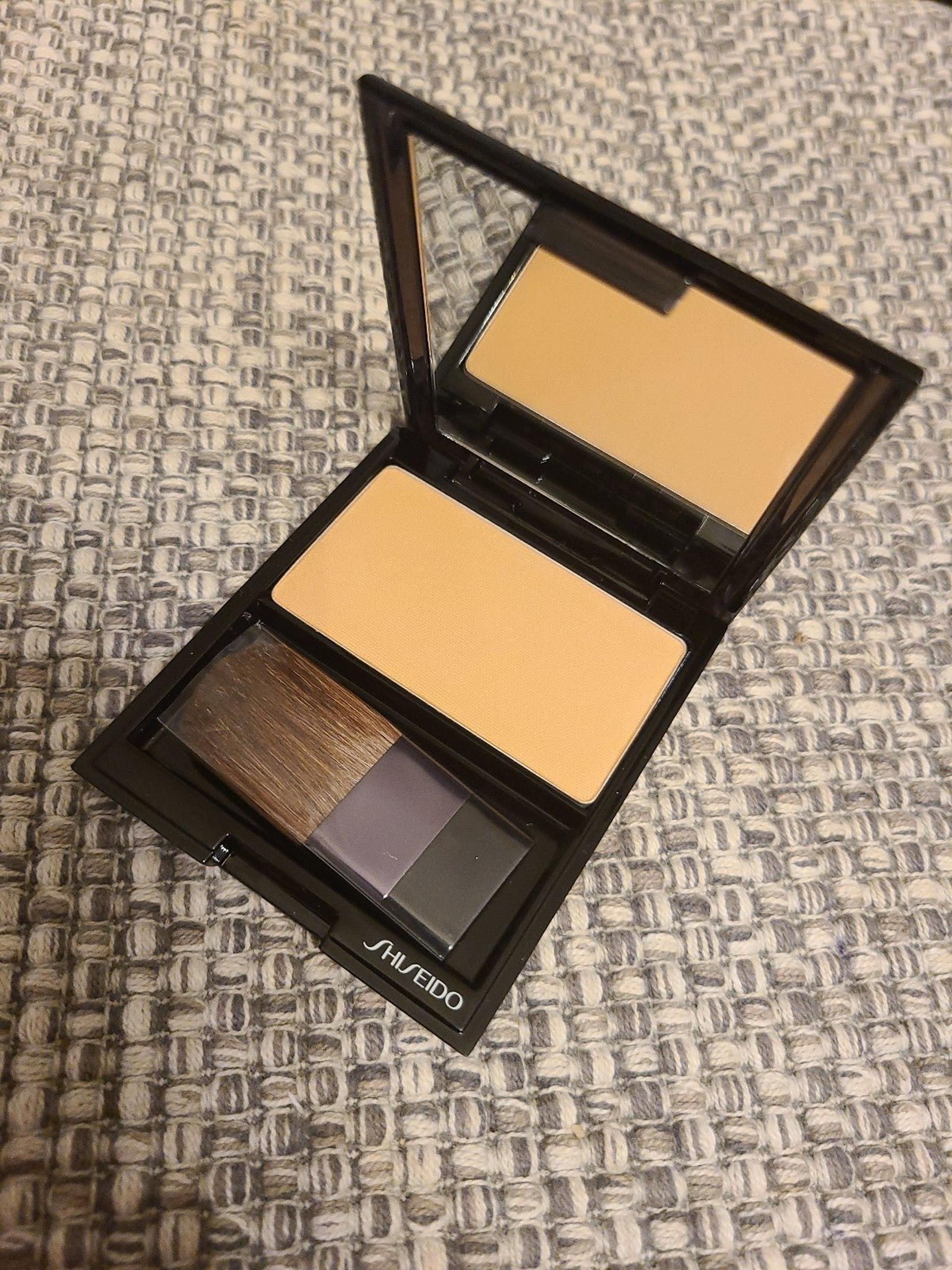 Shiseido Luminizing Satin BE206
