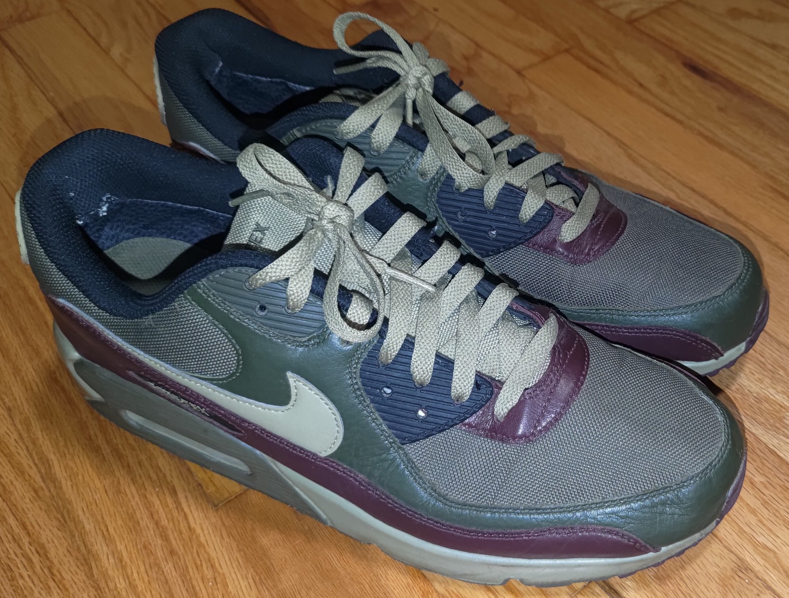 Nike 2023 Air Max 90 Gore-Tex Shoes FD5810-200 Men's Size 12 *HEAVY WORN*
