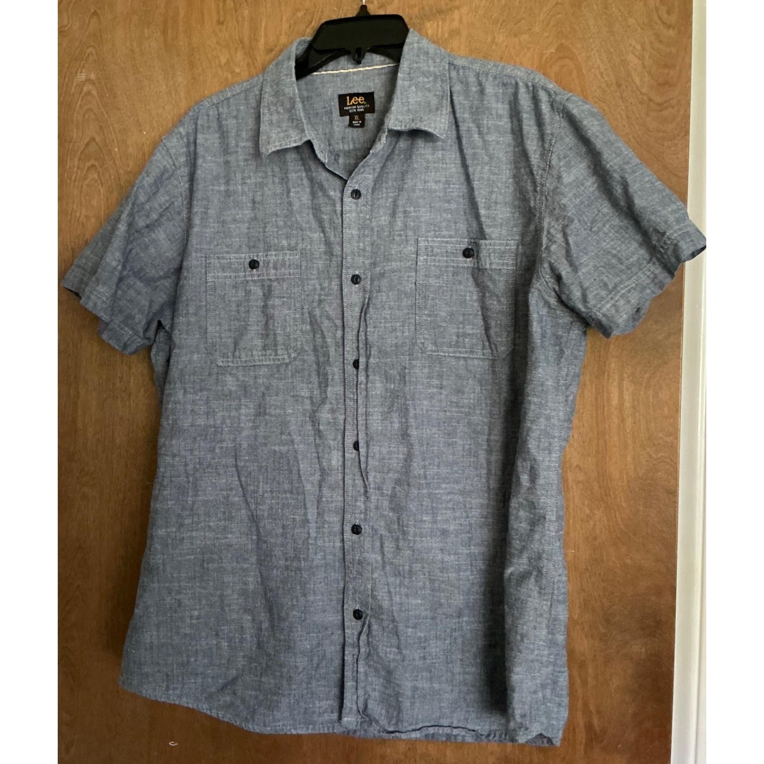Lee Shirt Mens XL Blue Chest Pockets Medium Wash Short Sleeve Collar Button Down