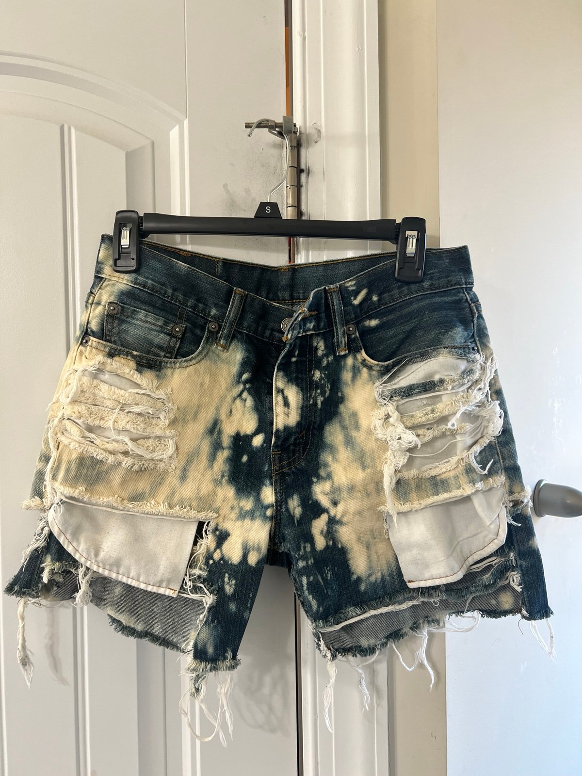 Vintage Ladies Levi distressed shorts