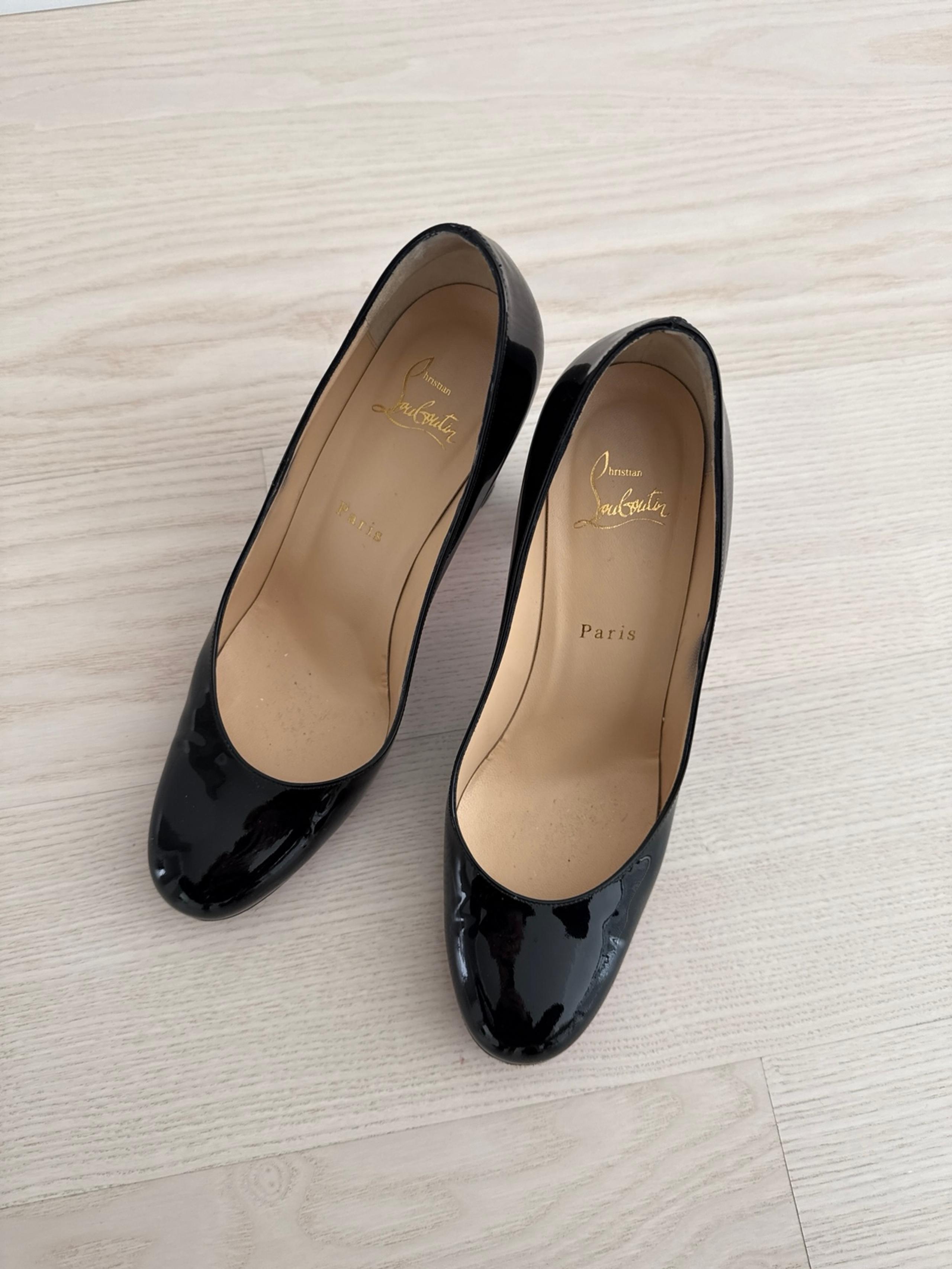 Christian Louboutin pump