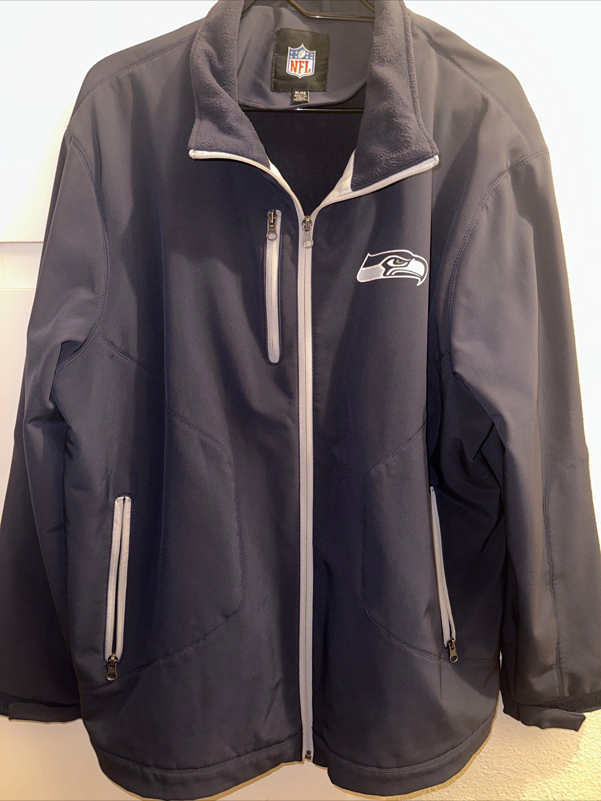 NFL Seattle Seahawks Football Jacket Men Size XL Full Zip Fleece Lined Gray.