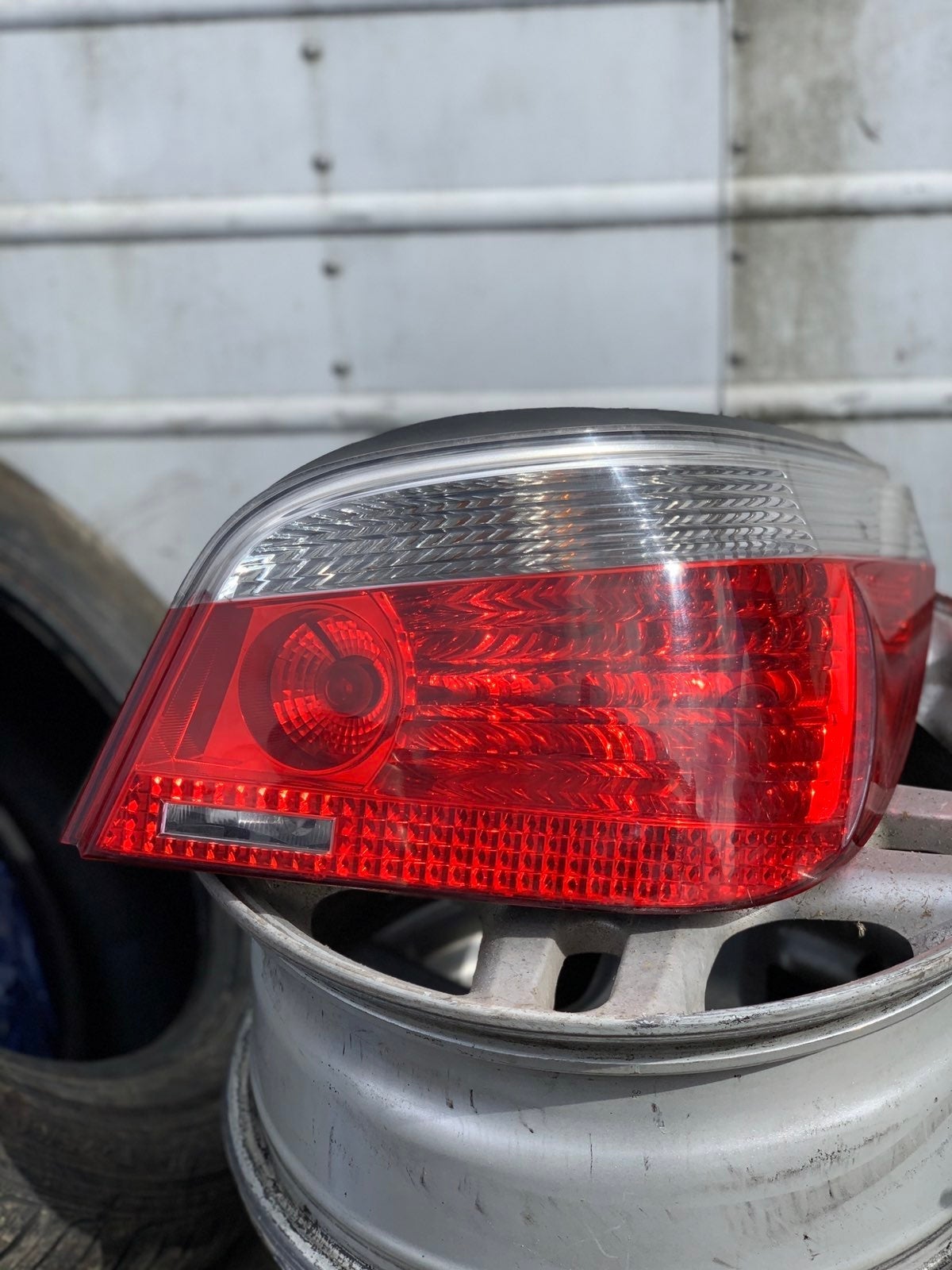 BMW 530i both backlights