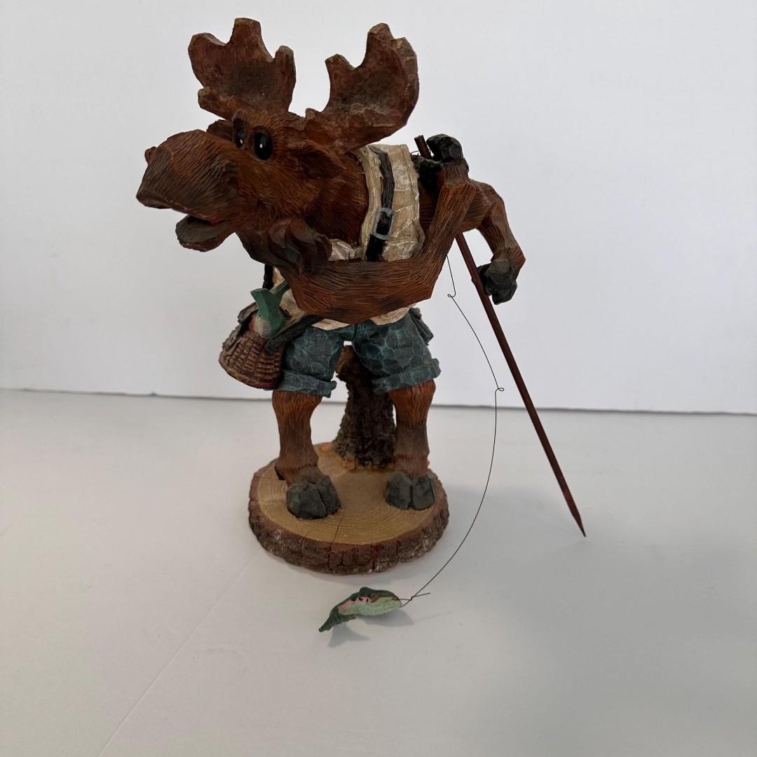 Large Fishing Moose Figurine Natures Characters by Collection Circle USA 11 x 7