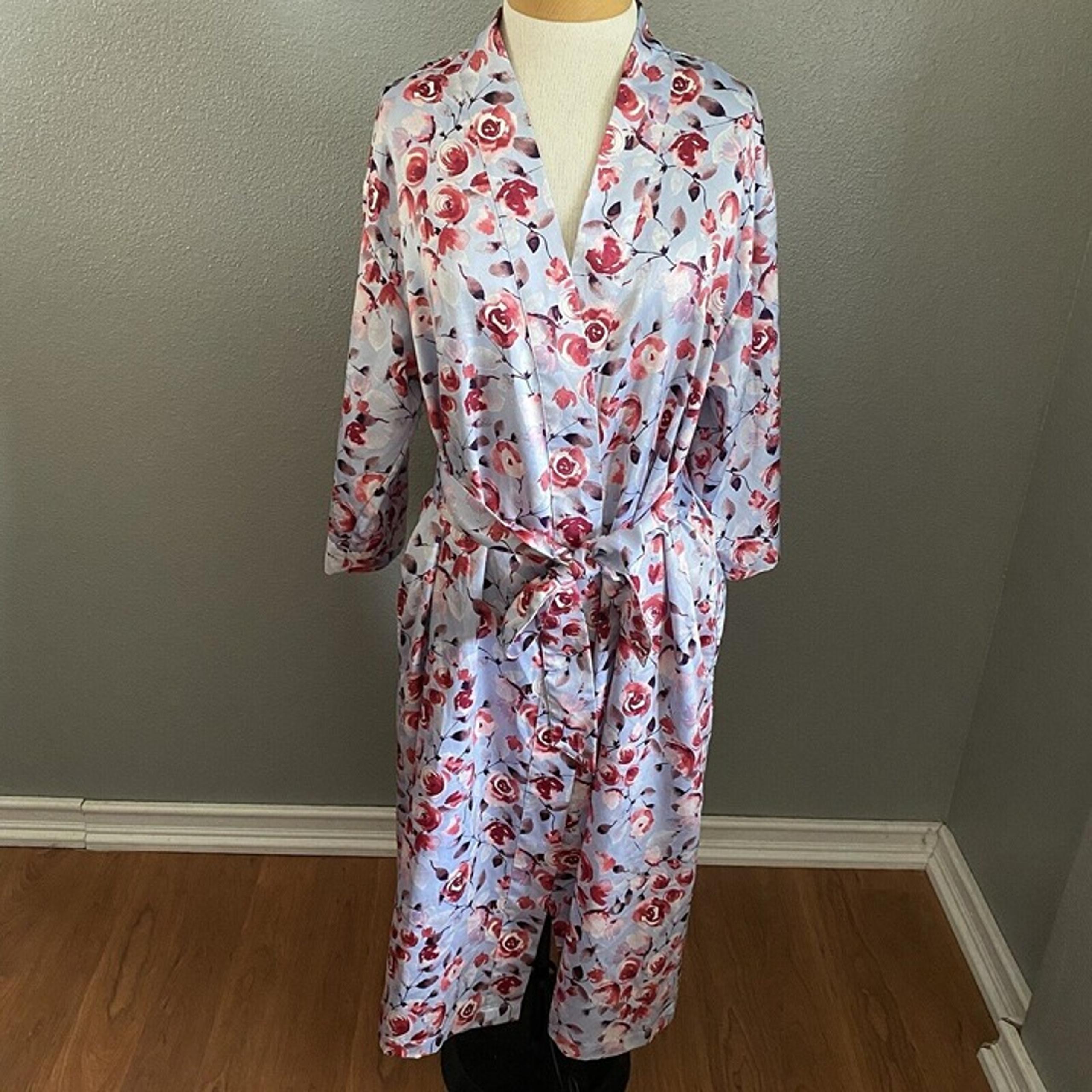 Cabernet By Sleep Sense Robe Women’s Size Small Blue Pink Floral Print Pockets