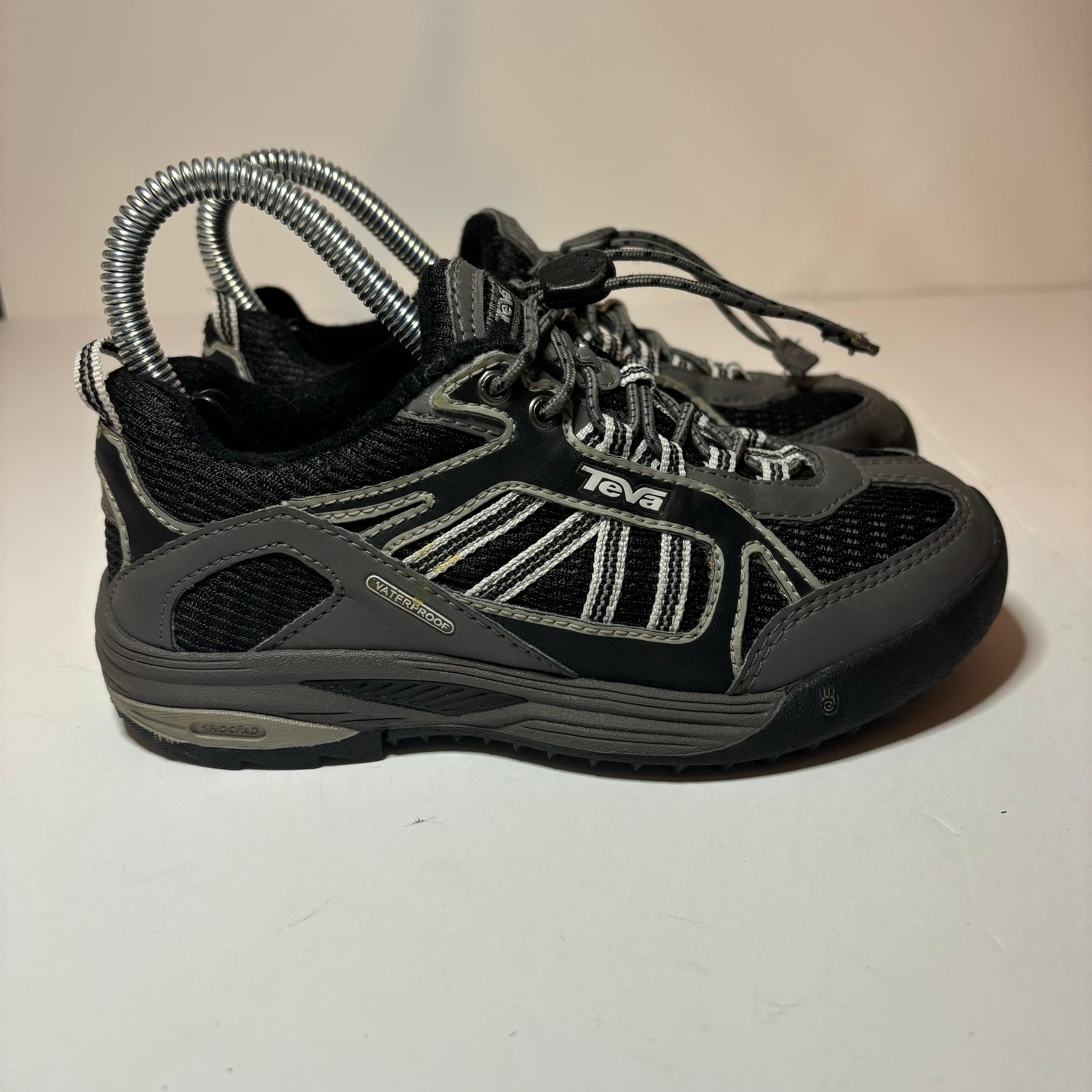 TEVA 4065 Girls Sneakers Waterproof Hiking Shoes Trail Sz 13 Black Gray Sneakers