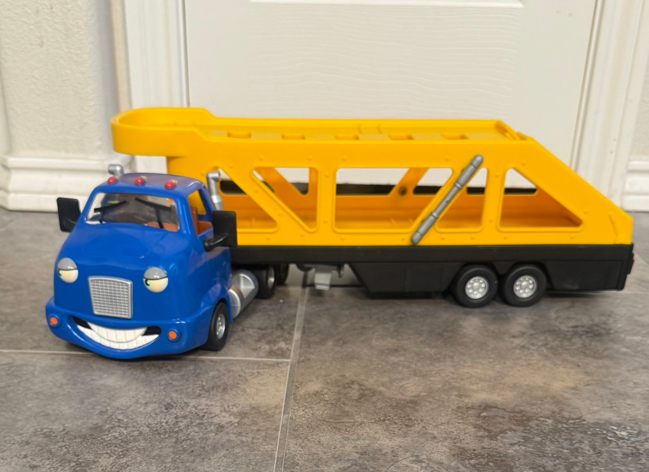 Chevron Cars Cary Carrier Truck & Trailer Vintage 1998 -LIKE NEW-