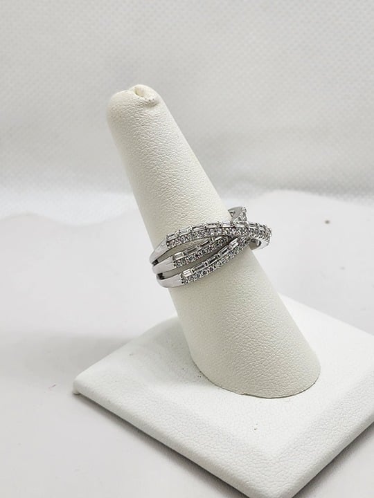 Brand New Sterling Silver 925 Crossover Cz Ring