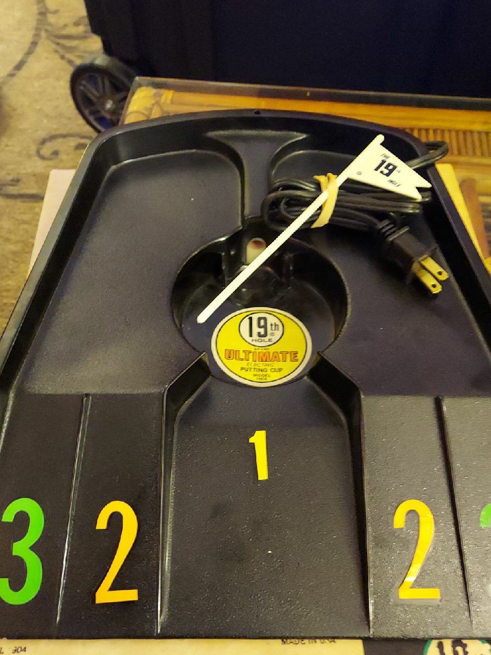 Vintage 19th Hole Electric Putt Return