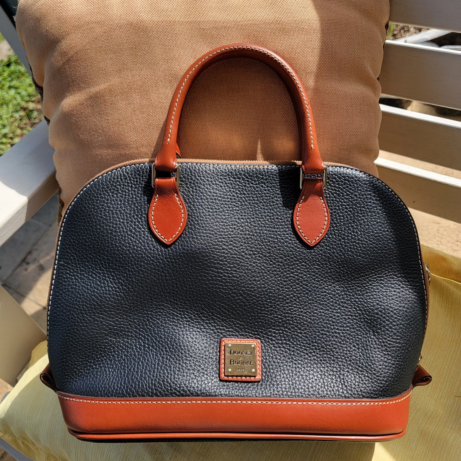 Like New black Dooney purse