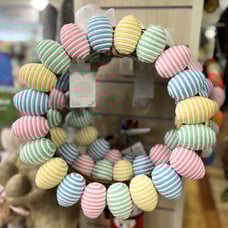The farmhouse rope eggs wreath !