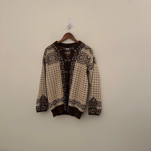 Dale of Norway Pure New Wool Nordic Vintage Hook Clasp Cozy Sweater Size 42