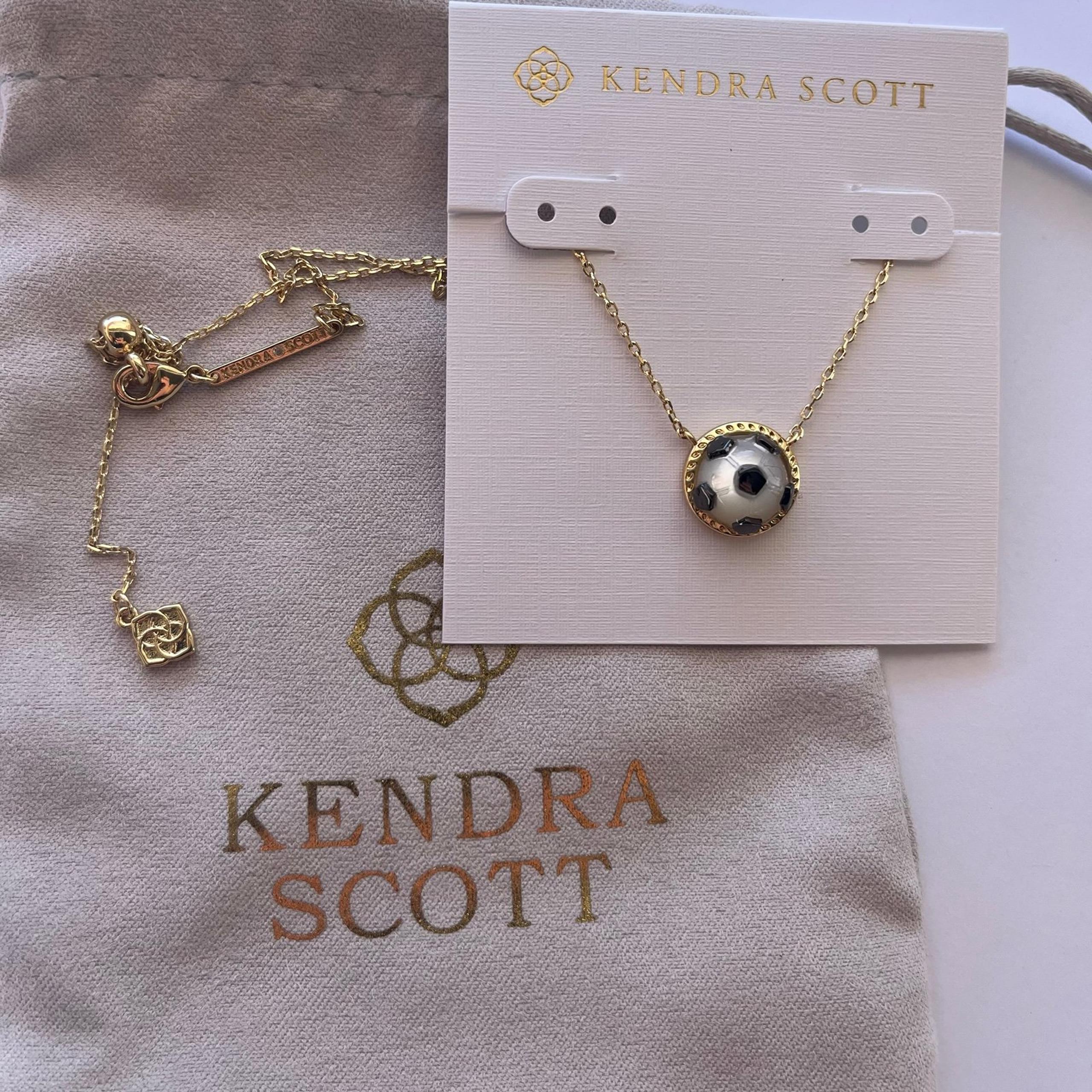 ⚽️Kendra Scott Soccer Gold Short Pendant Necklace in Ivory Mother-of-Pearl New